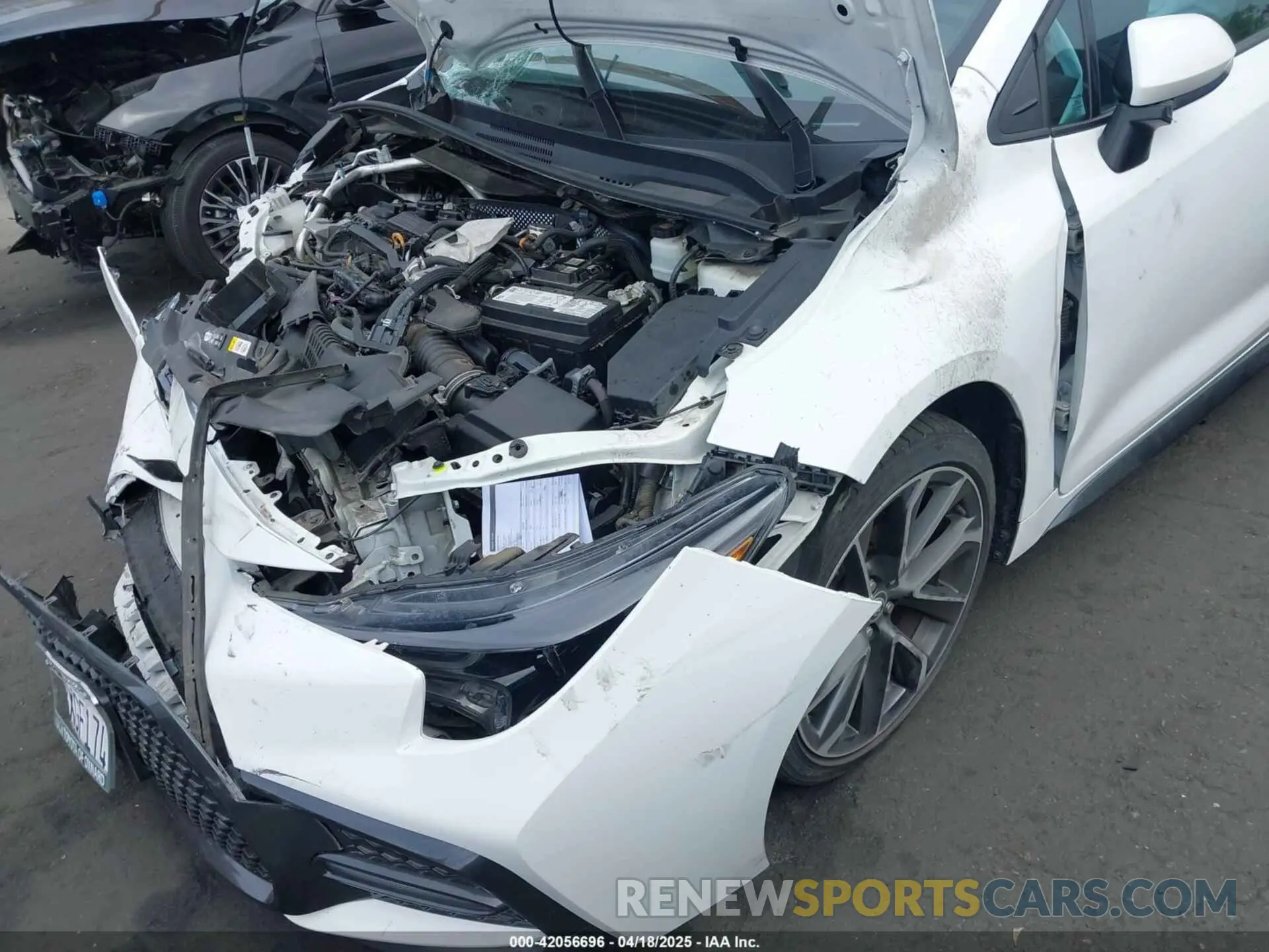 19 Photograph of a damaged car 5YFS4MCE9MP084276 TOYOTA COROLLA 2021