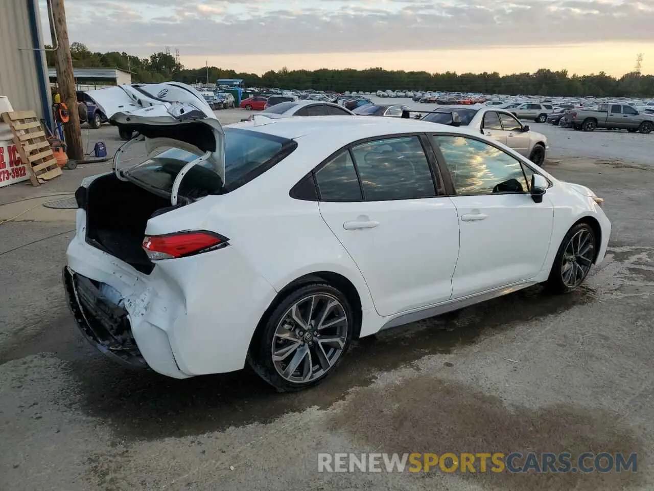 3 Photograph of a damaged car 5YFS4MCE9MP087033 TOYOTA COROLLA 2021