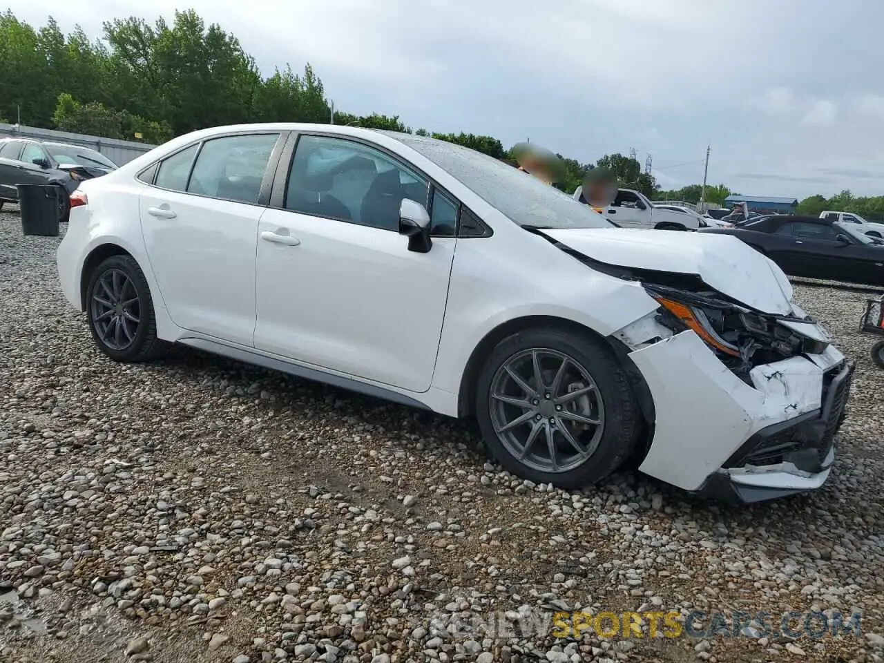 4 Photograph of a damaged car 5YFT4MCE0MP095560 TOYOTA COROLLA 2021