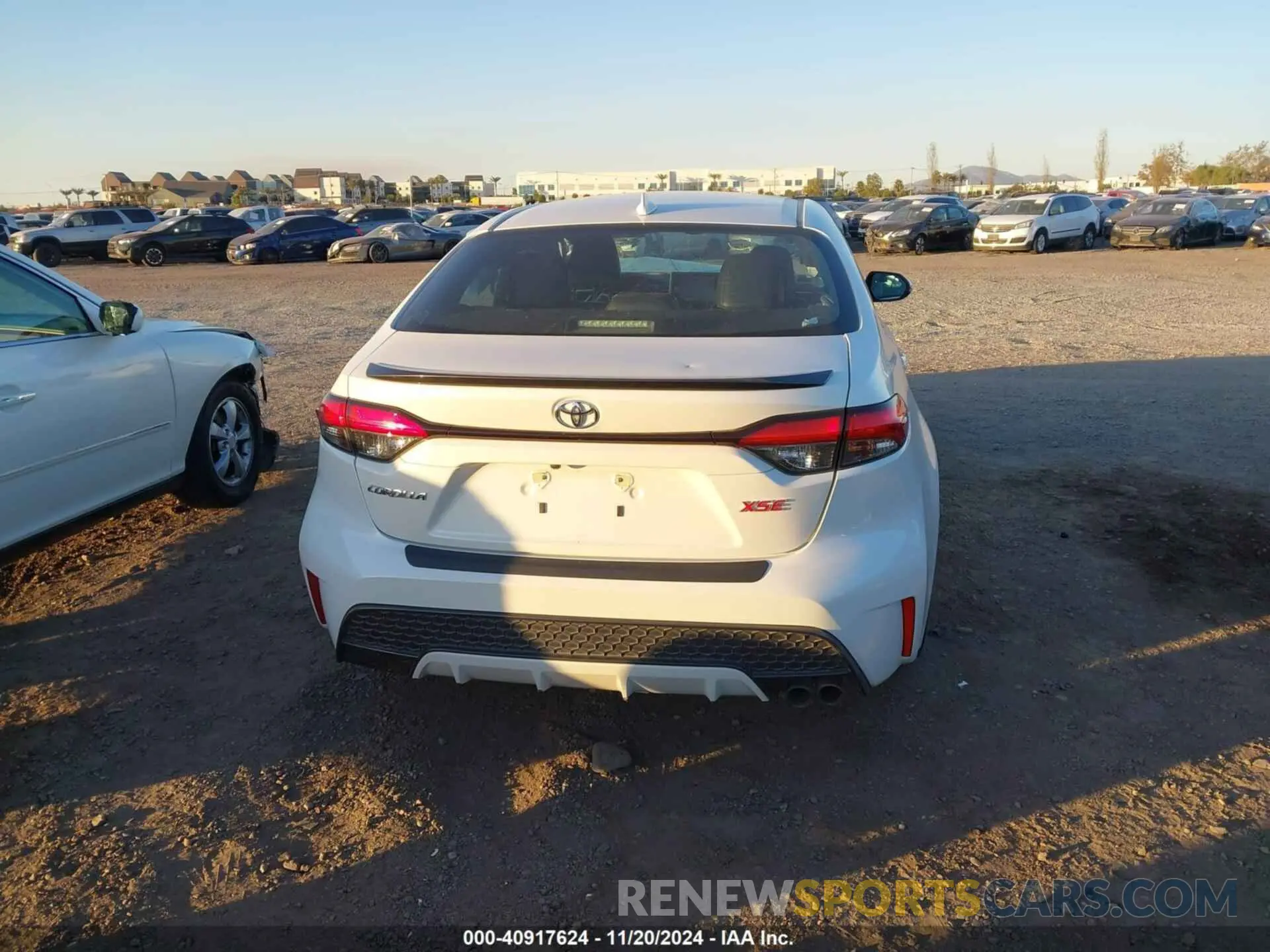 17 Photograph of a damaged car 5YFT4MCE1MP090948 TOYOTA COROLLA 2021