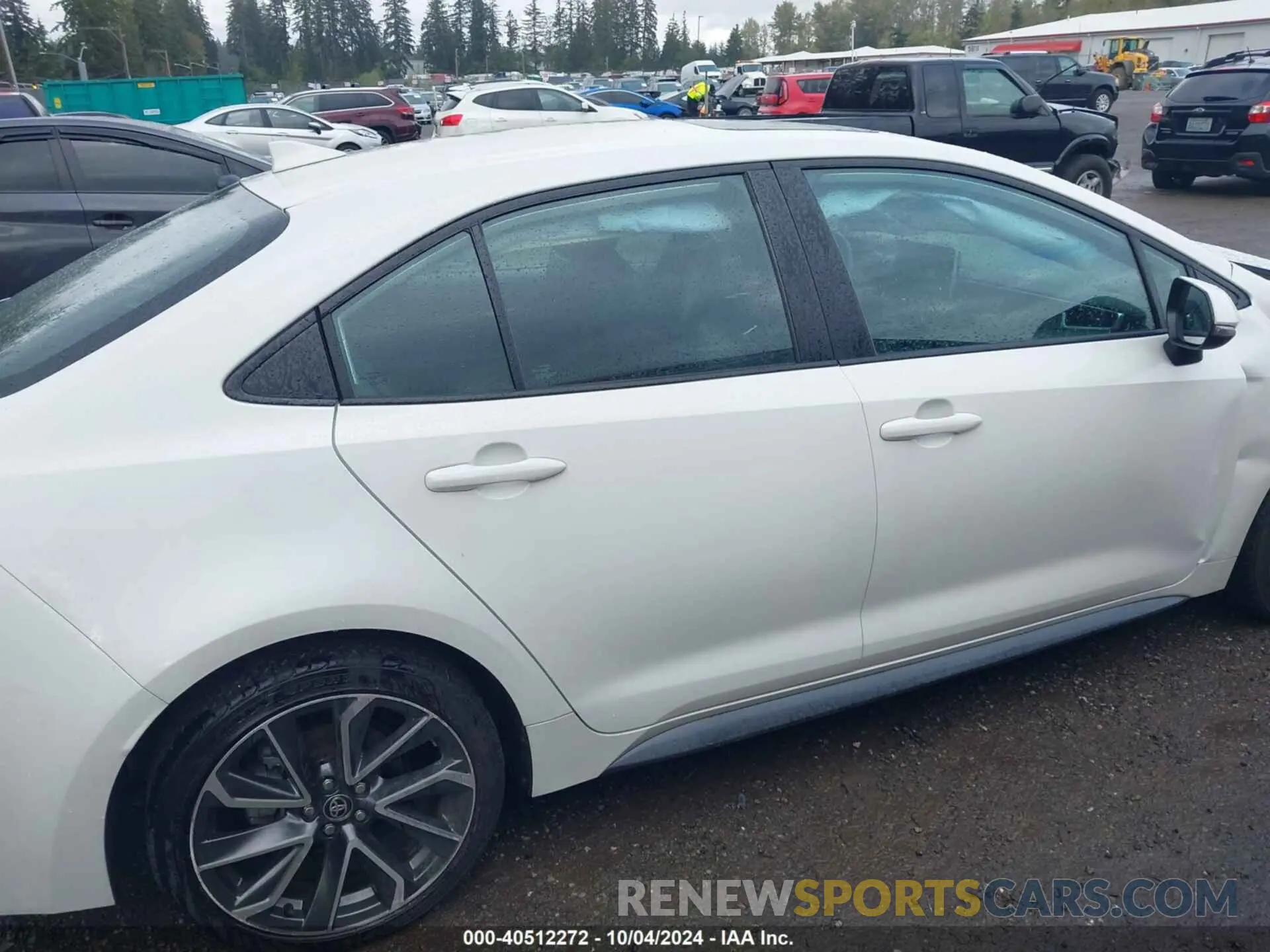 13 Photograph of a damaged car 5YFT4MCE2MP093101 TOYOTA COROLLA 2021