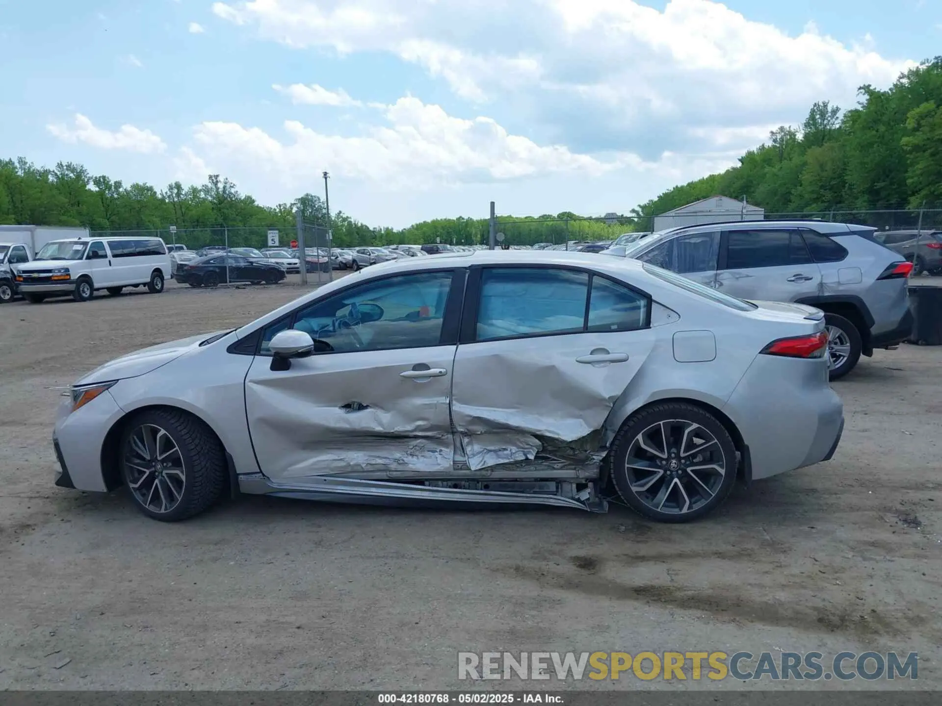 14 Photograph of a damaged car 5YFT4MCE5MP093545 TOYOTA COROLLA 2021