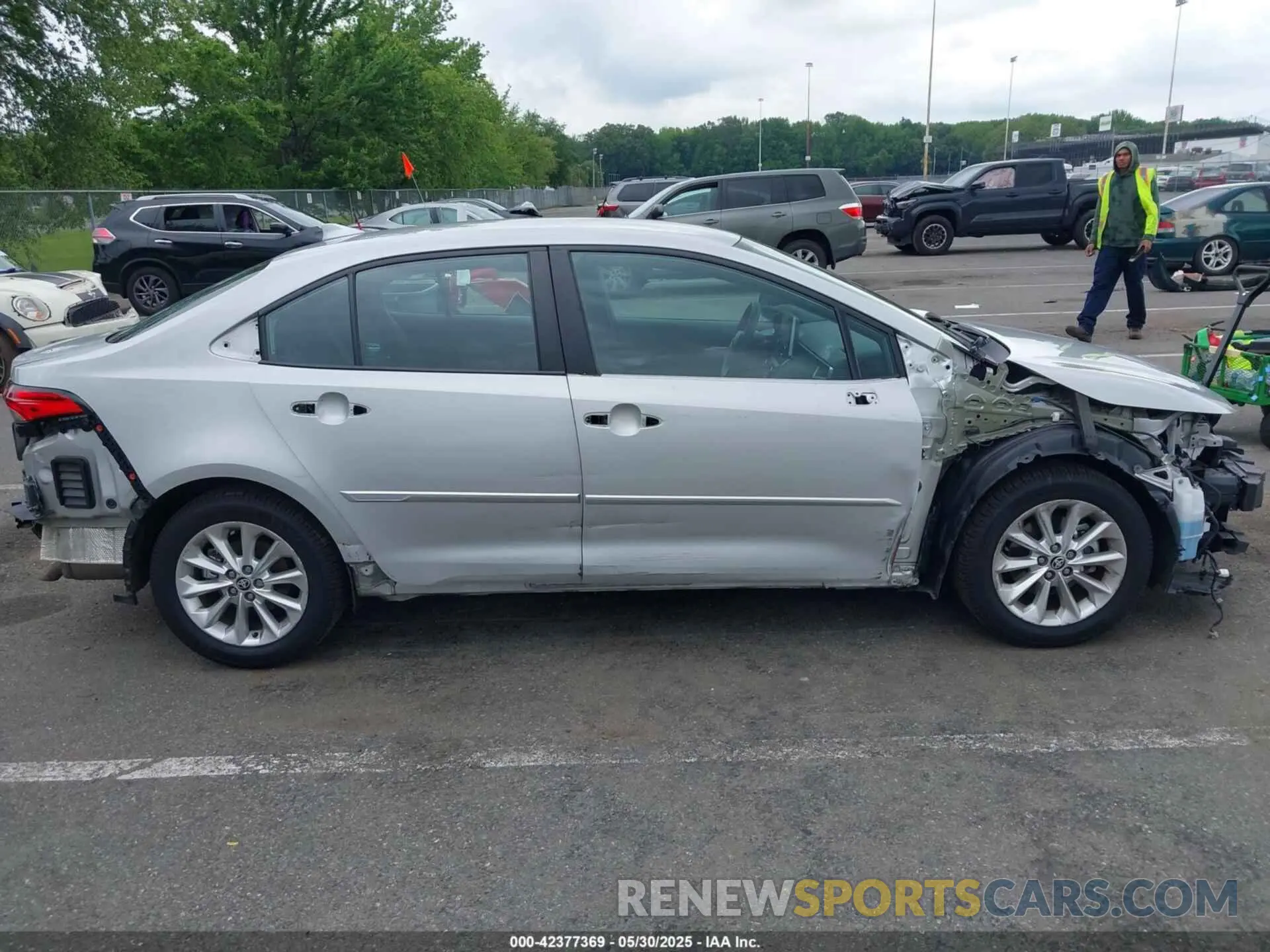 13 Photograph of a damaged car 5YFVPMAE0MP191854 TOYOTA COROLLA 2021