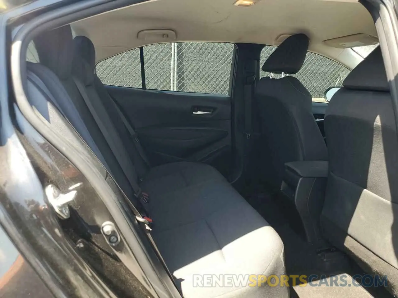 10 Photograph of a damaged car 5YFVPMAE0MP239126 TOYOTA COROLLA 2021