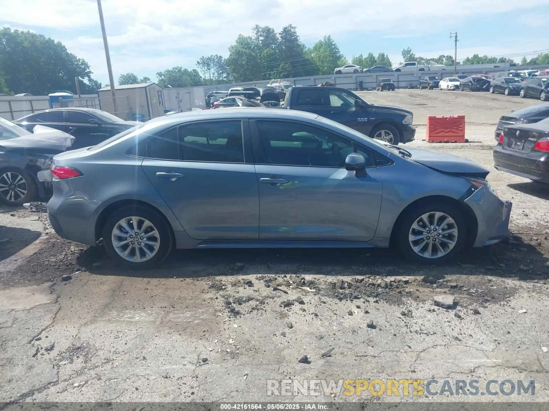 13 Photograph of a damaged car 5YFVPMAE3MP212941 TOYOTA COROLLA 2021