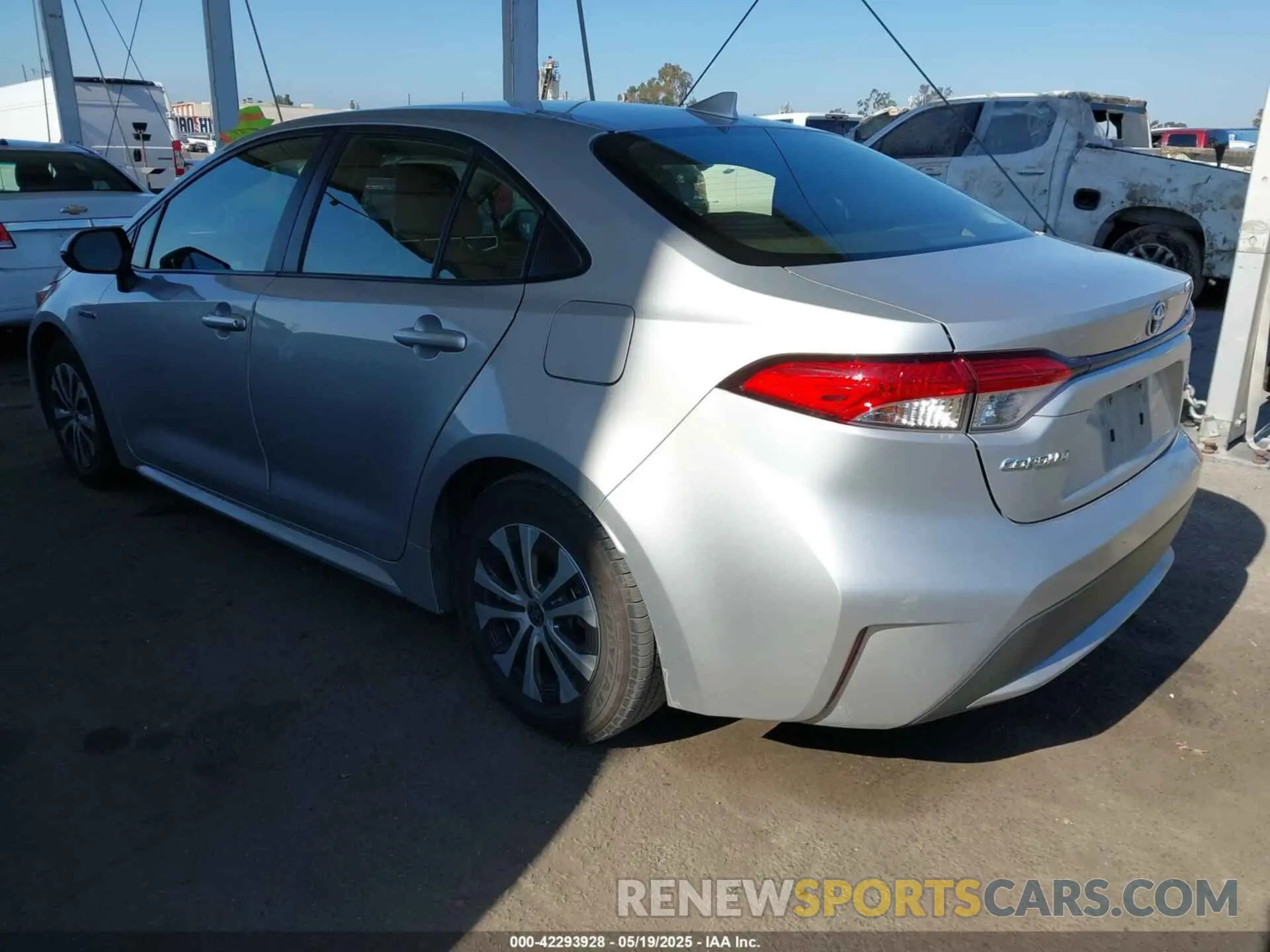 3 Photograph of a damaged car JTDEAMDE0MJ000130 TOYOTA COROLLA 2021