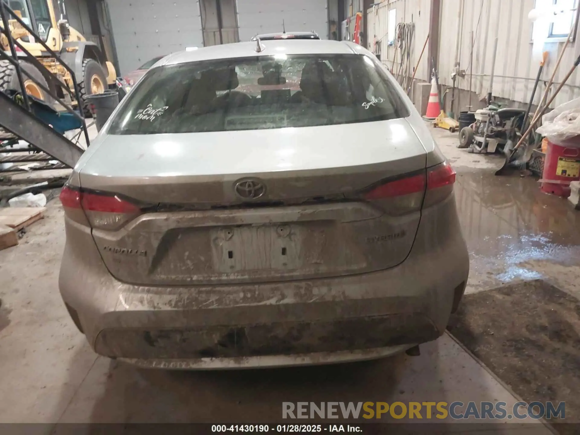 17 Photograph of a damaged car JTDEAMDE0MJ030776 TOYOTA COROLLA 2021