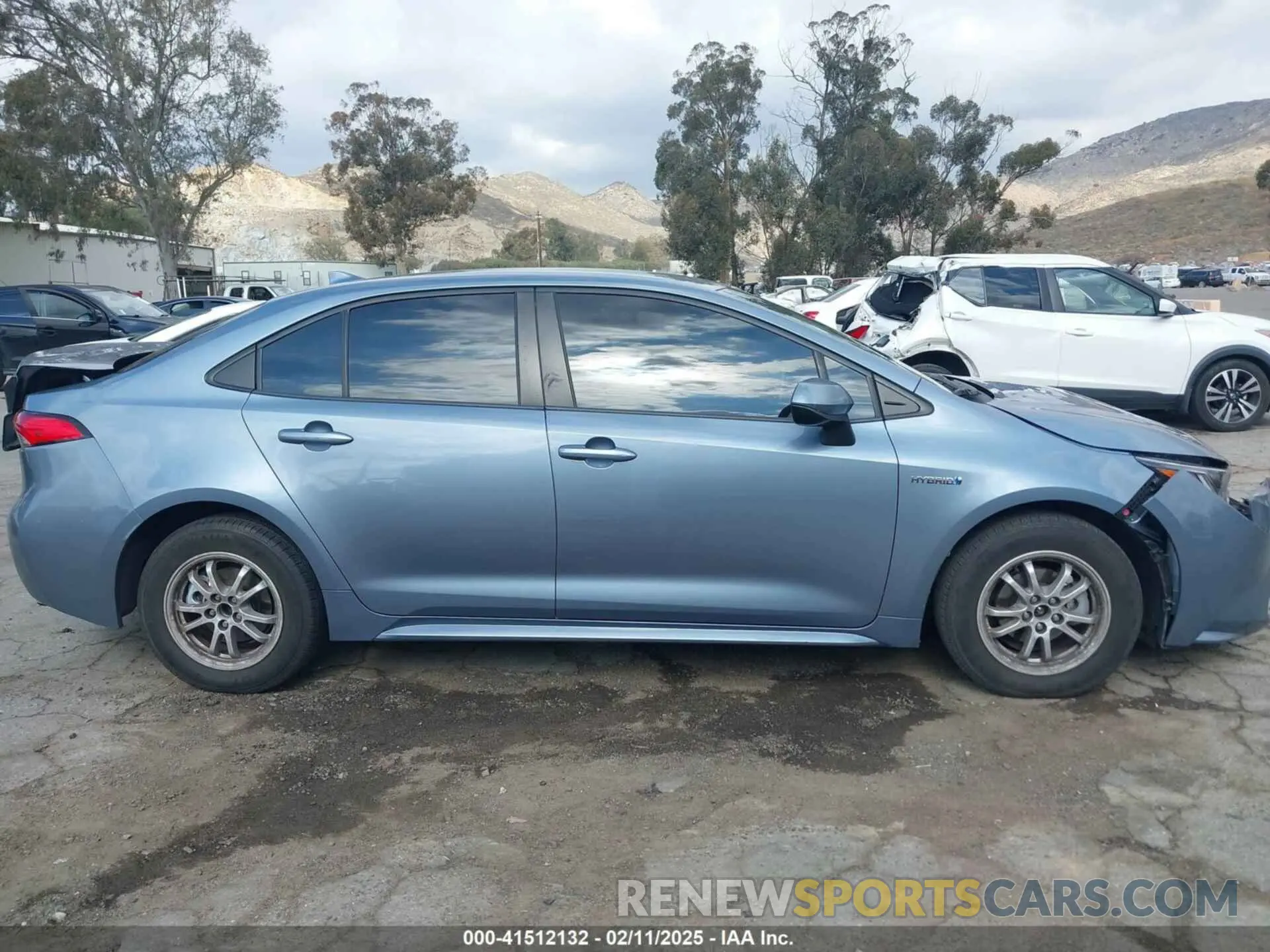 13 Photograph of a damaged car JTDEAMDE0MJ033029 TOYOTA COROLLA 2021