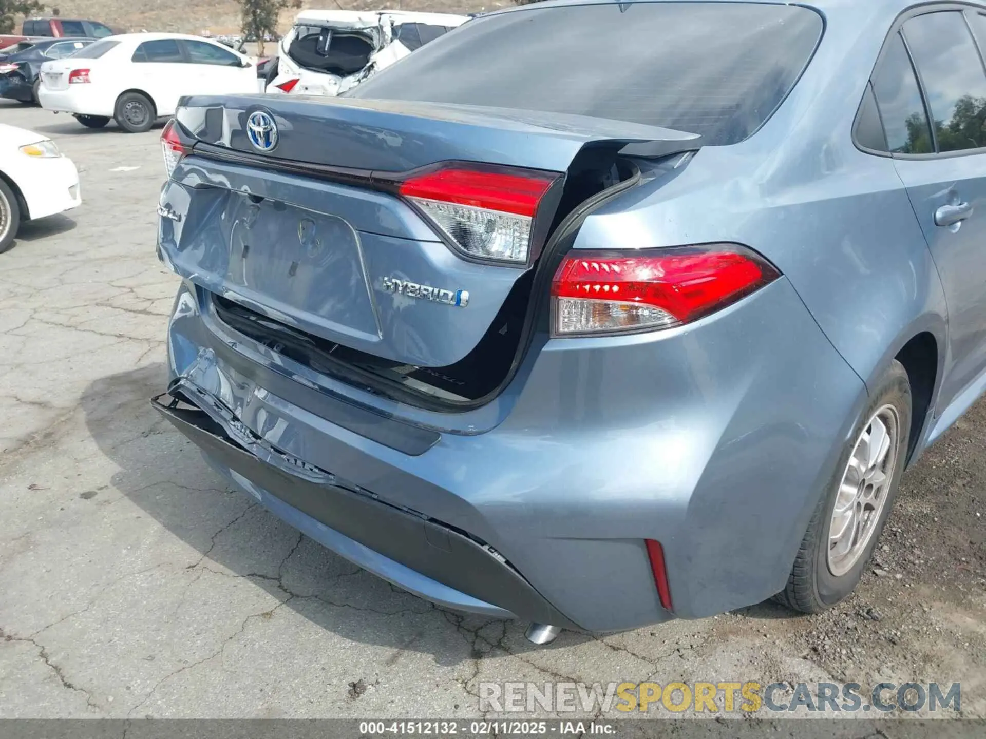 19 Photograph of a damaged car JTDEAMDE0MJ033029 TOYOTA COROLLA 2021