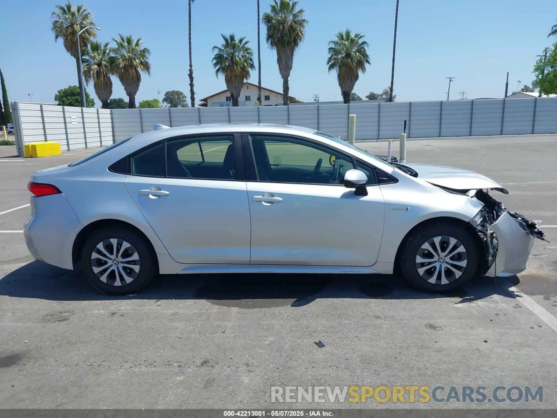 13 Photograph of a damaged car JTDEAMDE2MJ011078 TOYOTA COROLLA 2021