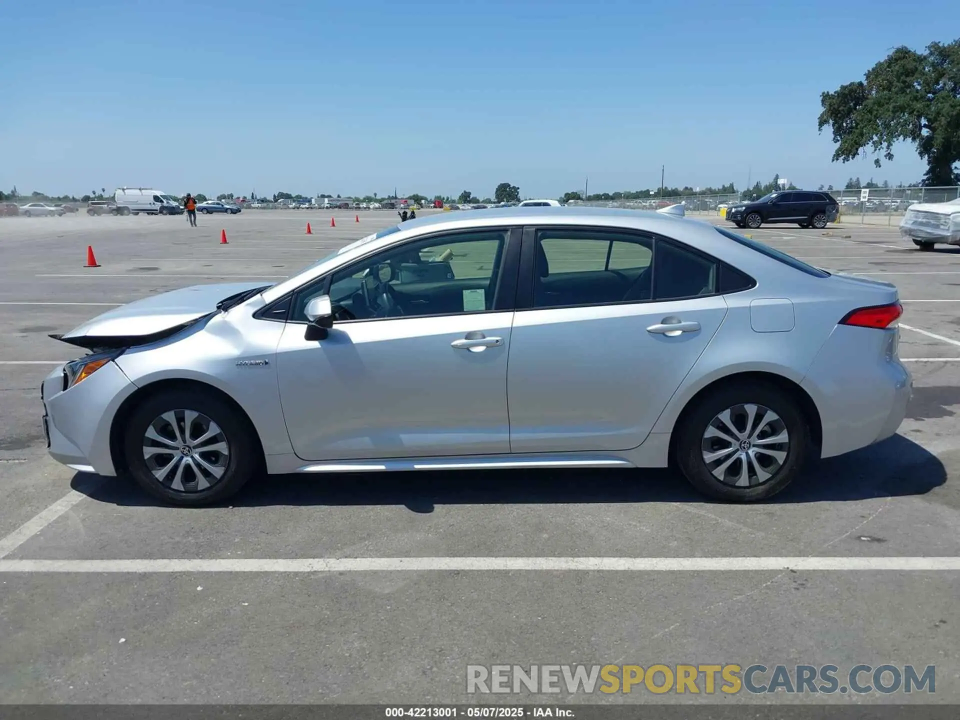 14 Photograph of a damaged car JTDEAMDE2MJ011078 TOYOTA COROLLA 2021