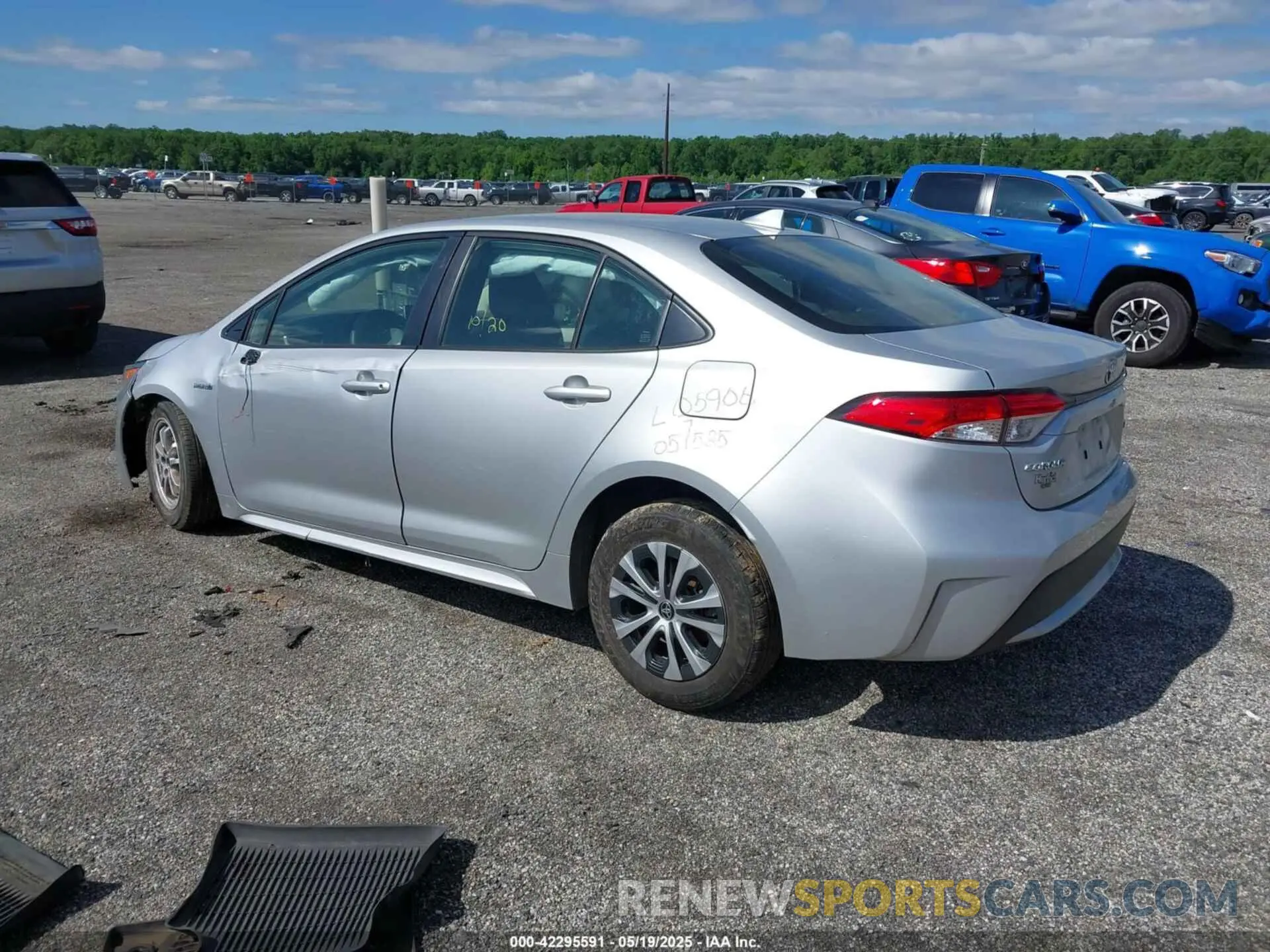 3 Photograph of a damaged car JTDEAMDE2MJ017205 TOYOTA COROLLA 2021