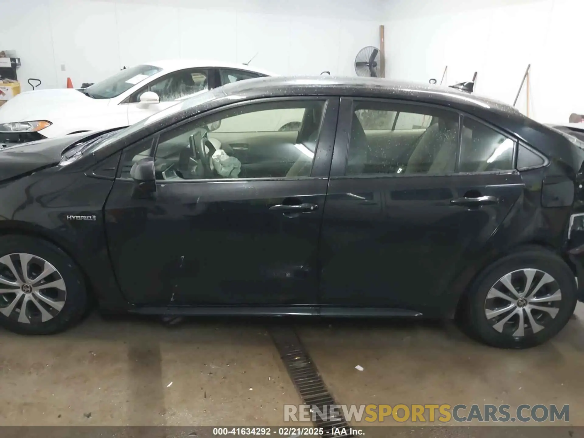 15 Photograph of a damaged car JTDEAMDE2MJ021142 TOYOTA COROLLA 2021