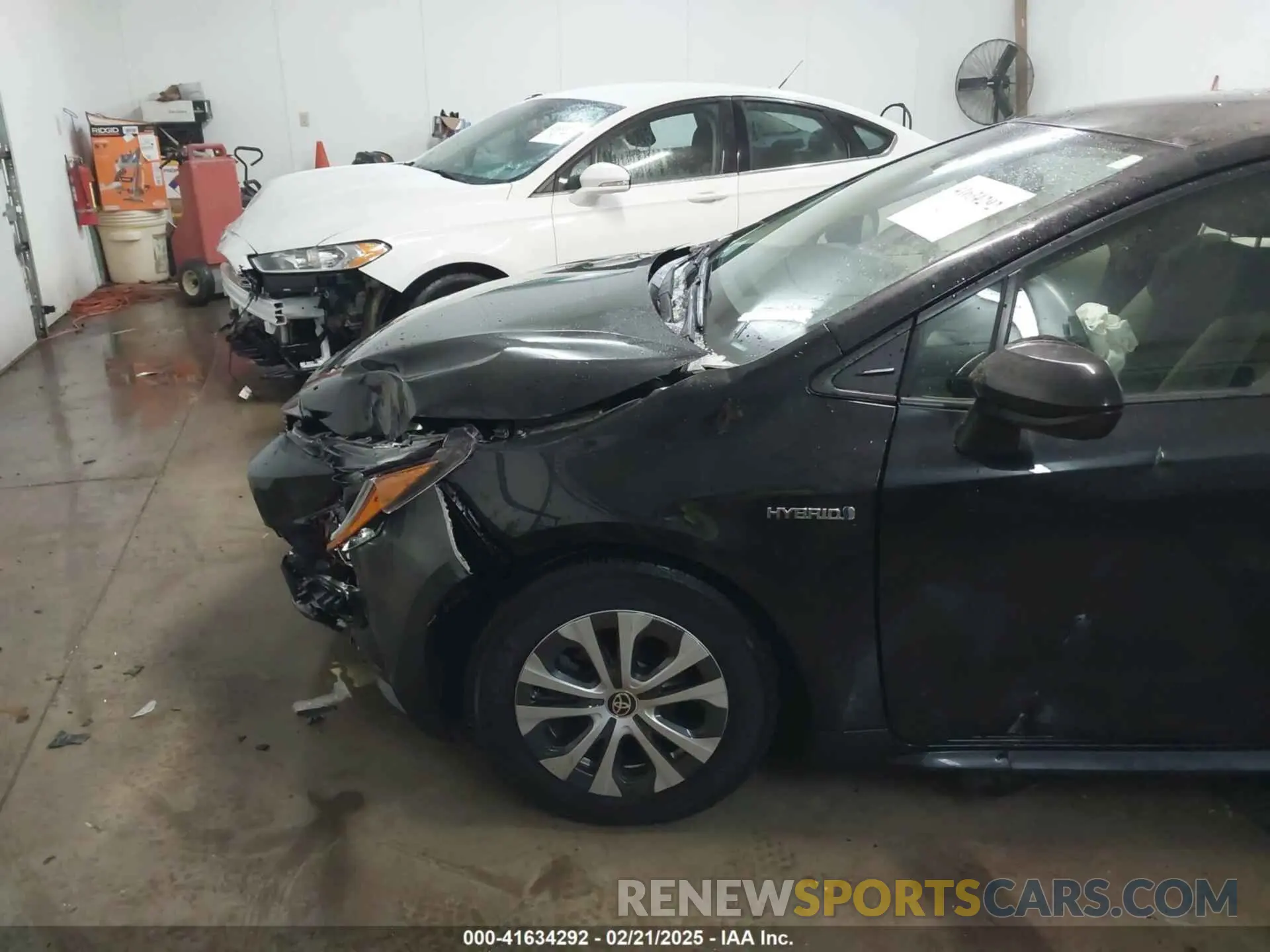 18 Photograph of a damaged car JTDEAMDE2MJ021142 TOYOTA COROLLA 2021