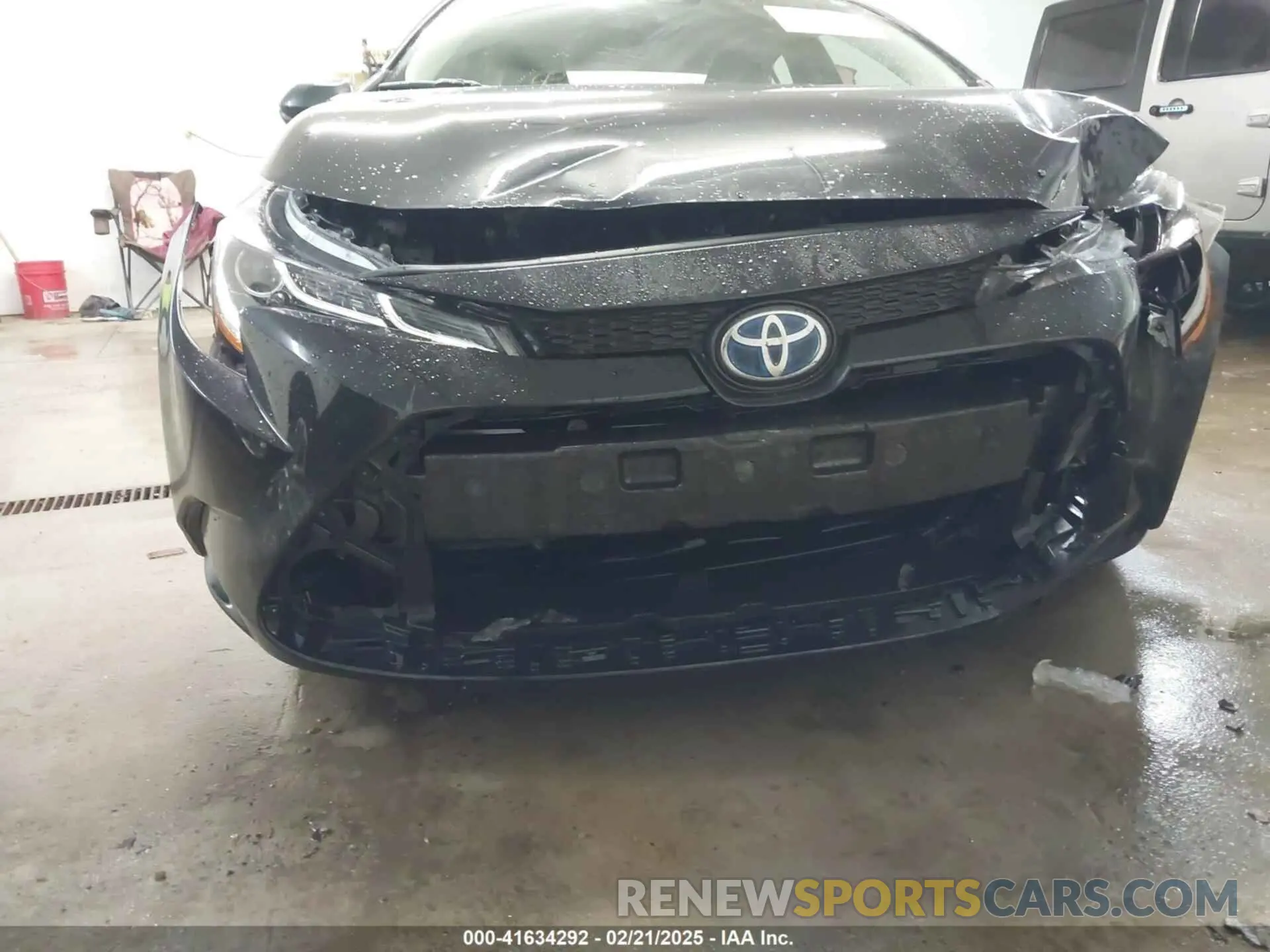 19 Photograph of a damaged car JTDEAMDE2MJ021142 TOYOTA COROLLA 2021