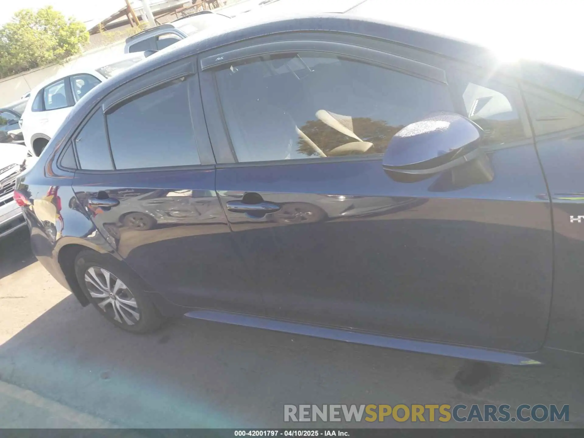 13 Photograph of a damaged car JTDEAMDE2MJ022257 TOYOTA COROLLA 2021