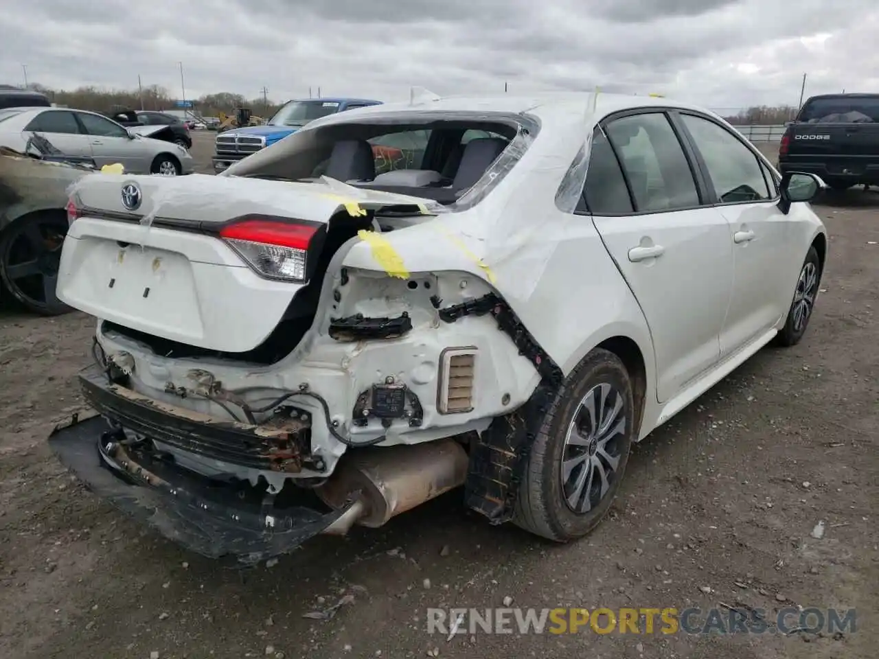 4 Photograph of a damaged car JTDEAMDE3MJ009310 TOYOTA COROLLA 2021