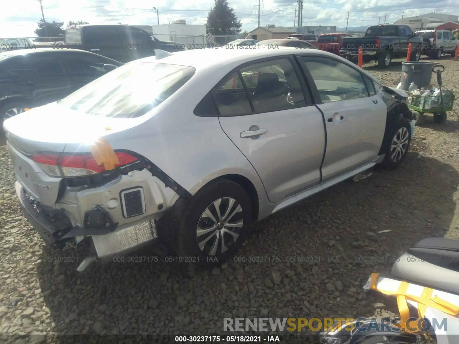 4 Photograph of a damaged car JTDEAMDE3MJ015317 TOYOTA COROLLA 2021