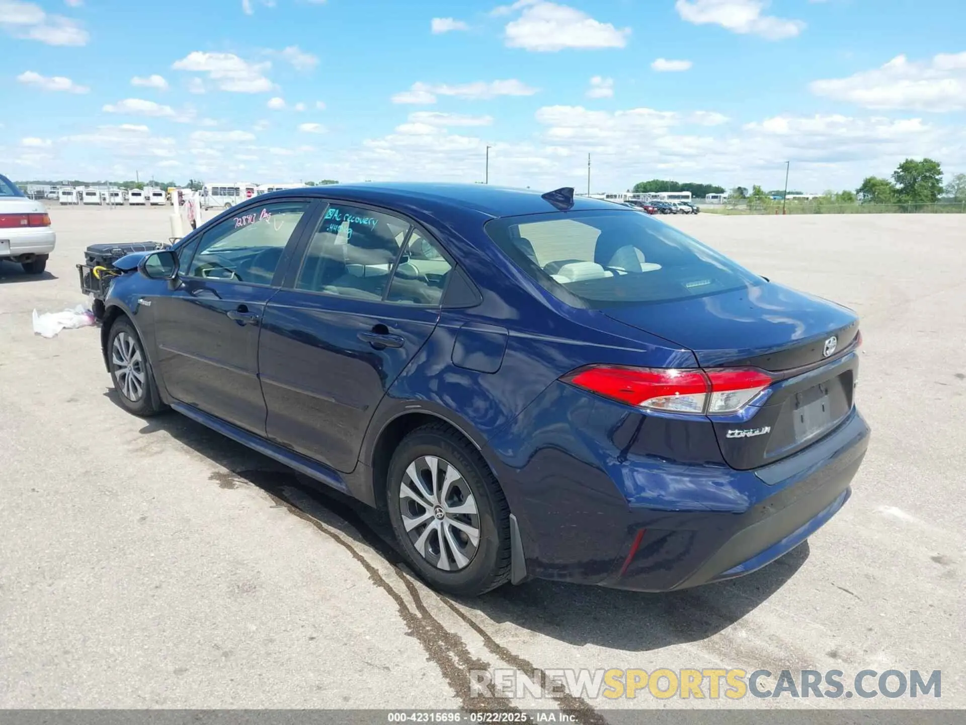 3 Photograph of a damaged car JTDEAMDE3MJ026964 TOYOTA COROLLA 2021