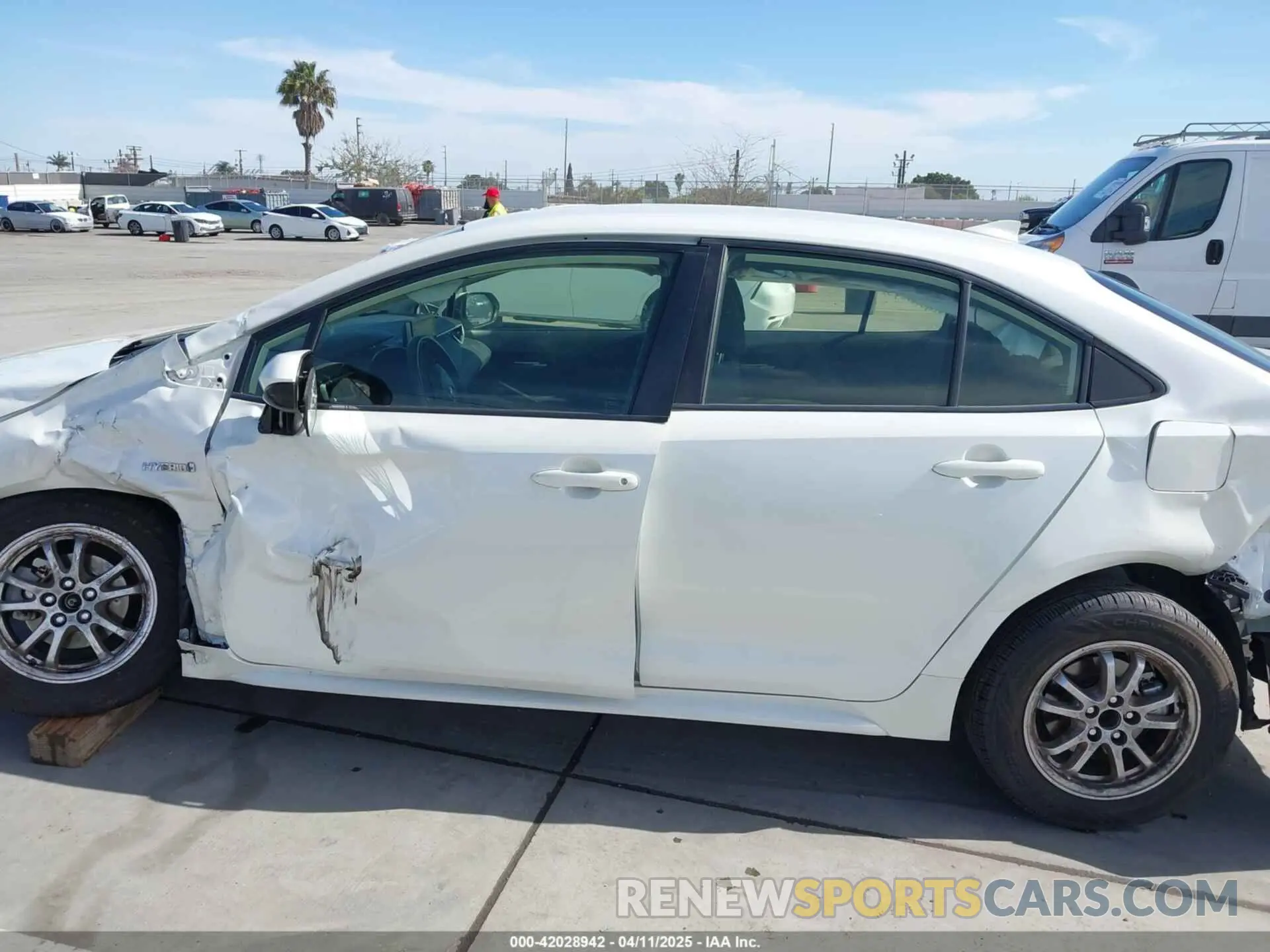 13 Photograph of a damaged car JTDEAMDE3MJ031906 TOYOTA COROLLA 2021