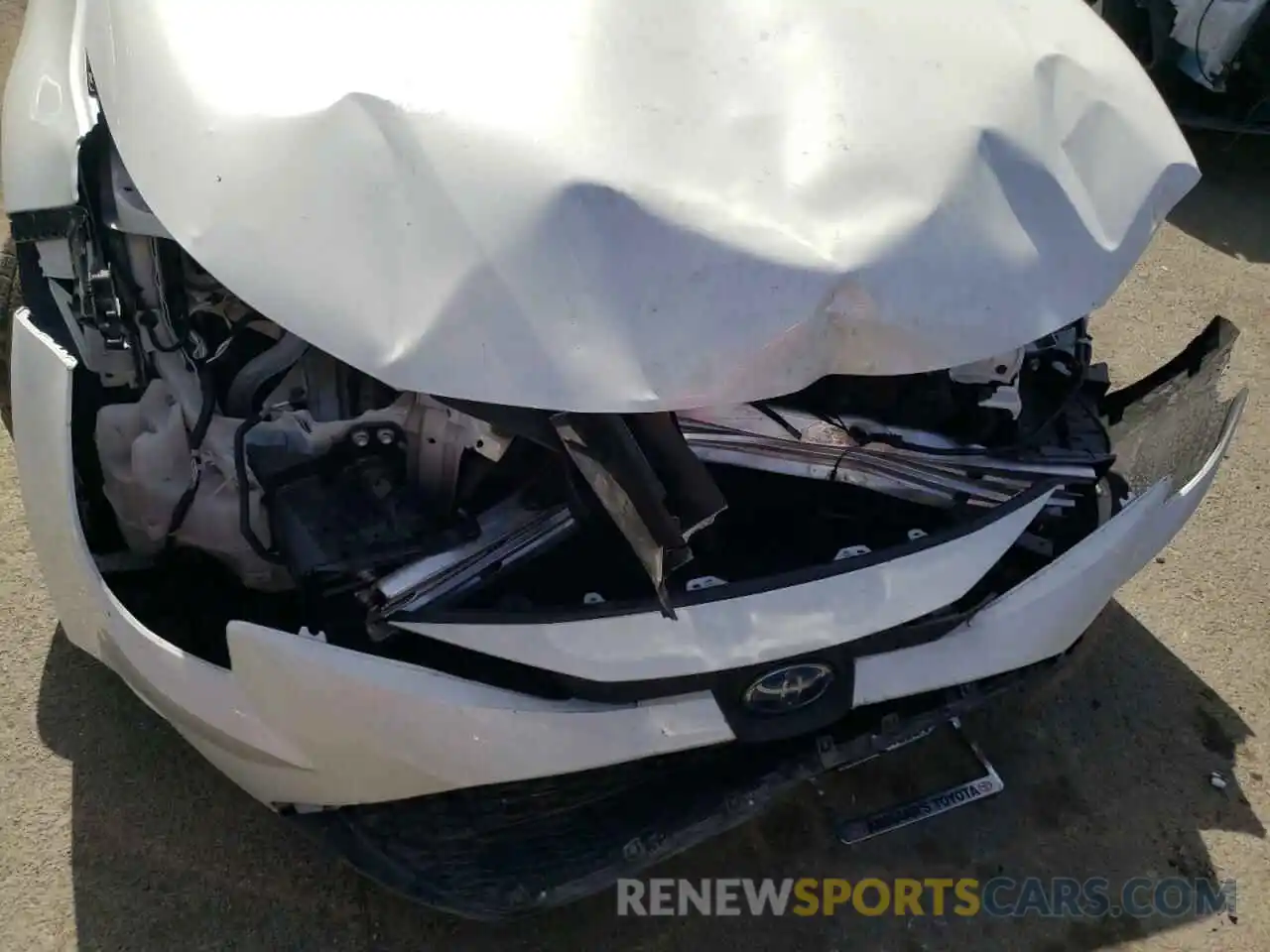 9 Photograph of a damaged car JTDEAMDE4MJ002415 TOYOTA COROLLA 2021