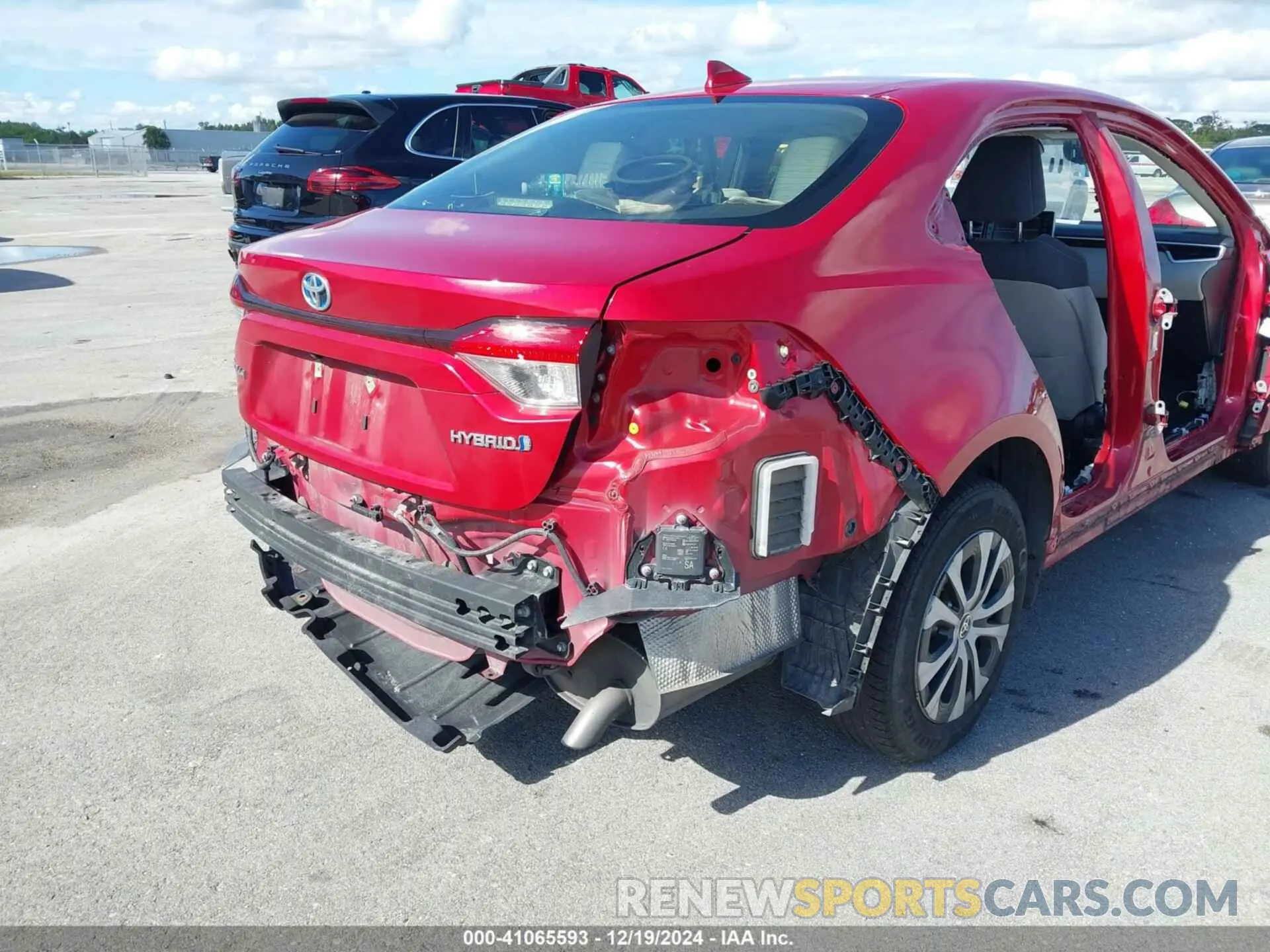 21 Photograph of a damaged car JTDEAMDE4MJ008926 TOYOTA COROLLA 2021