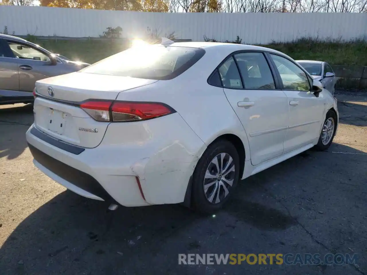 4 Photograph of a damaged car JTDEAMDE4MJ028349 TOYOTA COROLLA 2021