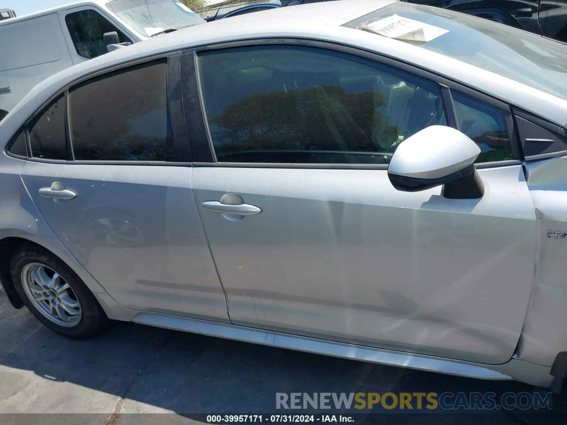 14 Photograph of a damaged car JTDEAMDE5MJ022348 TOYOTA COROLLA 2021