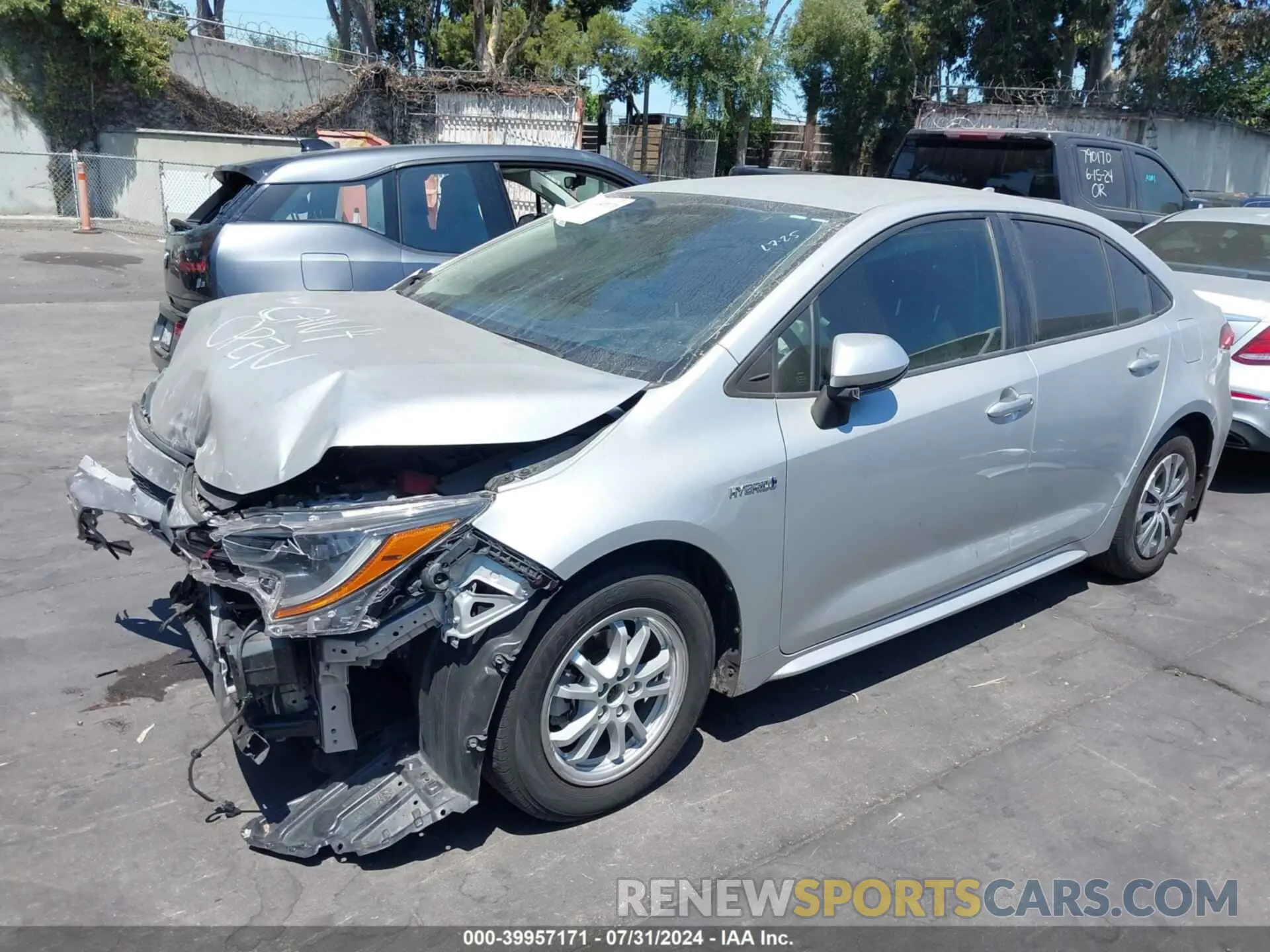 2 Photograph of a damaged car JTDEAMDE5MJ022348 TOYOTA COROLLA 2021