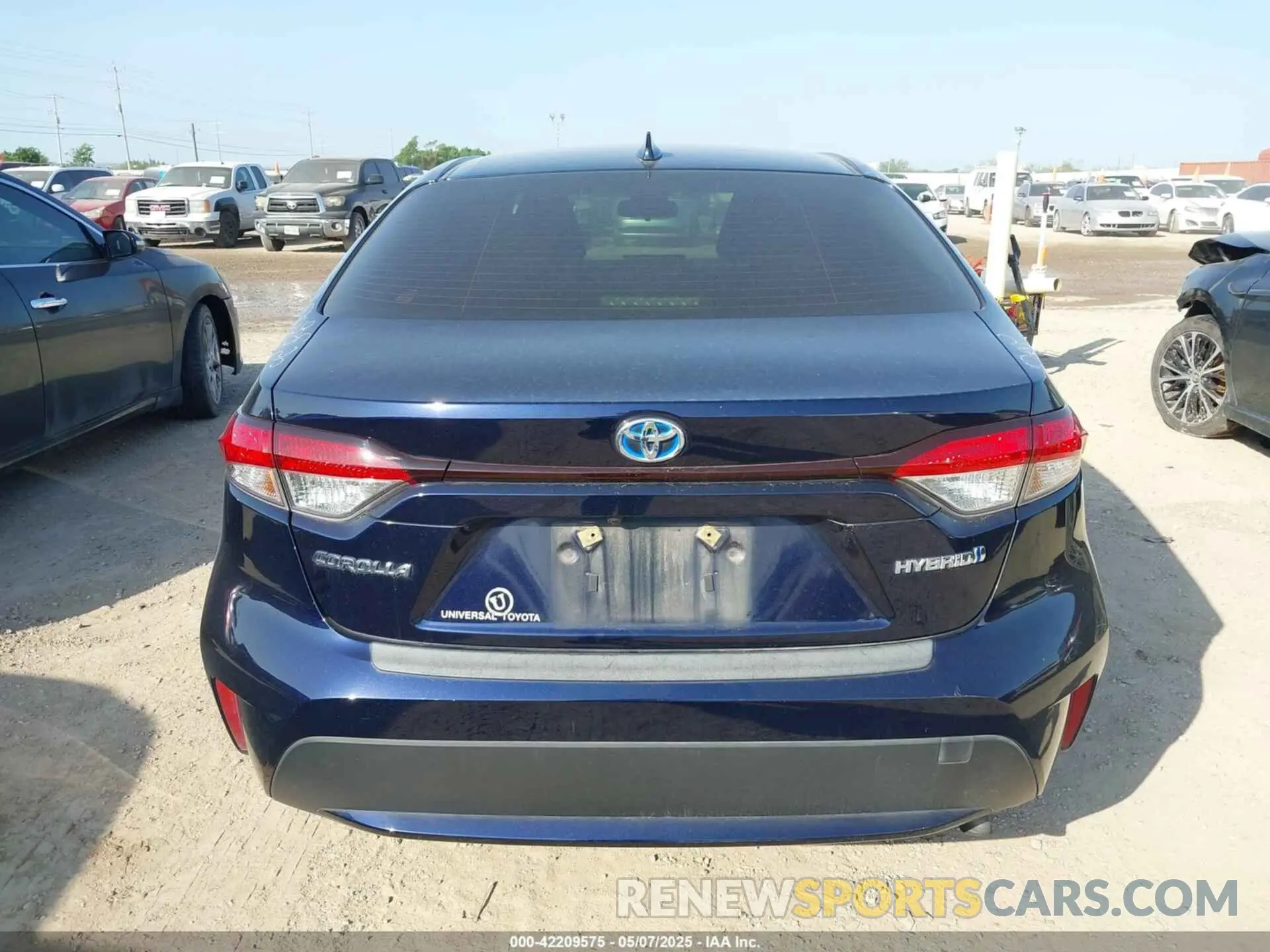 16 Photograph of a damaged car JTDEAMDE6MJ004554 TOYOTA COROLLA 2021