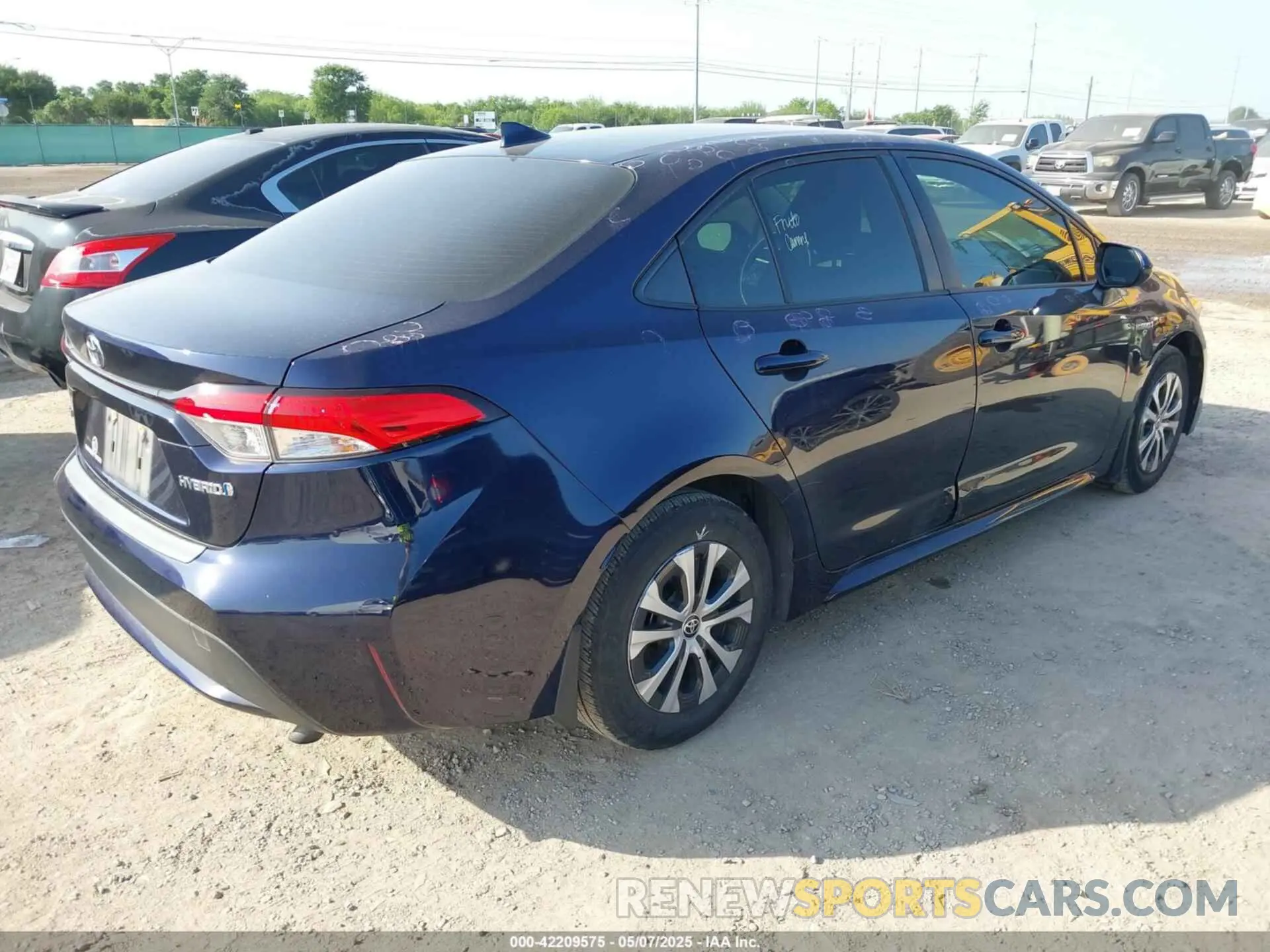 4 Photograph of a damaged car JTDEAMDE6MJ004554 TOYOTA COROLLA 2021