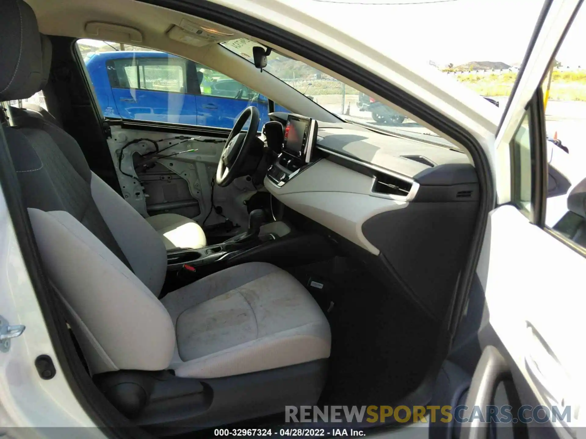 5 Photograph of a damaged car JTDEAMDE6MJ011617 TOYOTA COROLLA 2021