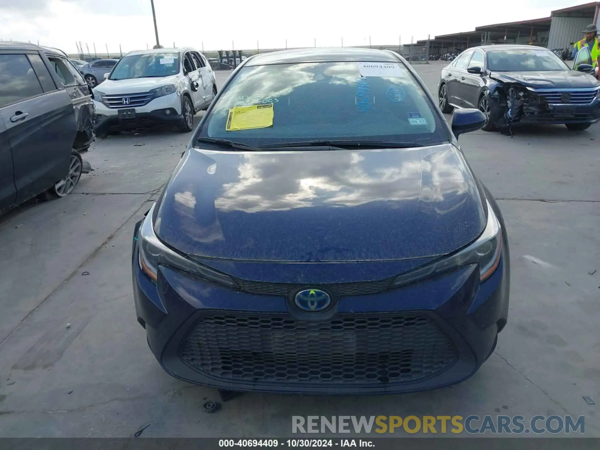 11 Photograph of a damaged car JTDEAMDE6MJ031172 TOYOTA COROLLA 2021