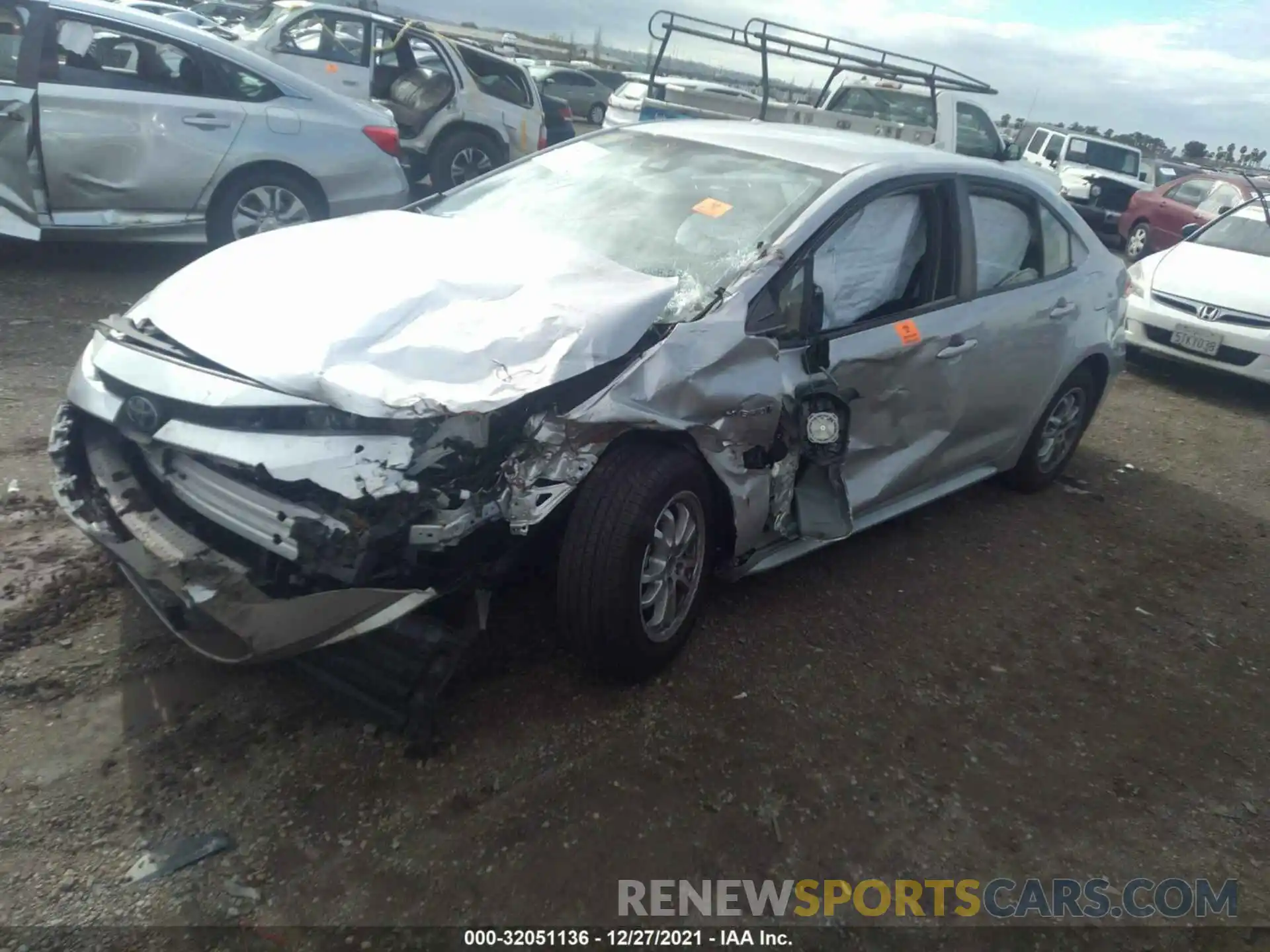 2 Photograph of a damaged car JTDEAMDE7MJ000352 TOYOTA COROLLA 2021