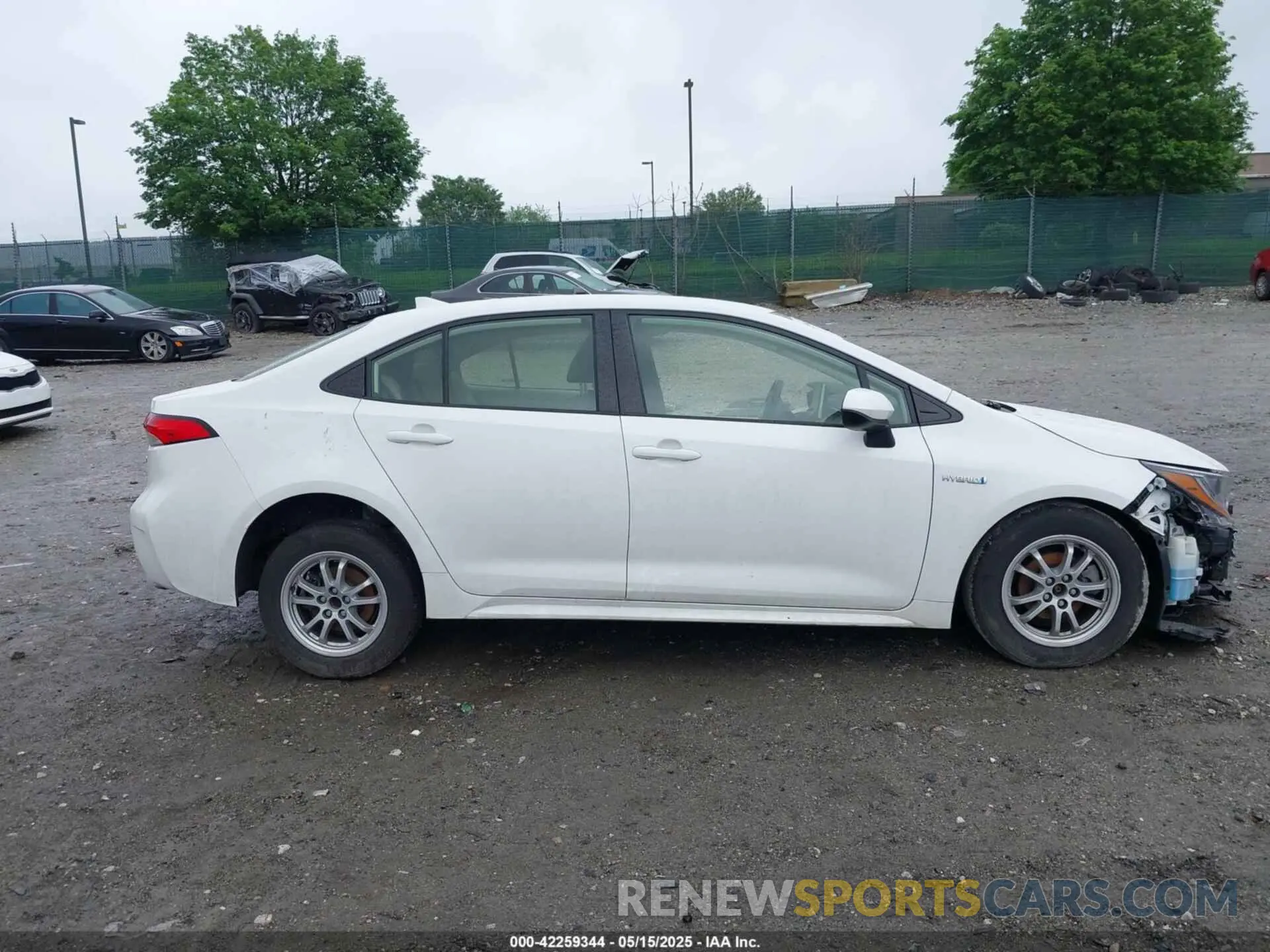 14 Photograph of a damaged car JTDEAMDE7MJ009617 TOYOTA COROLLA 2021