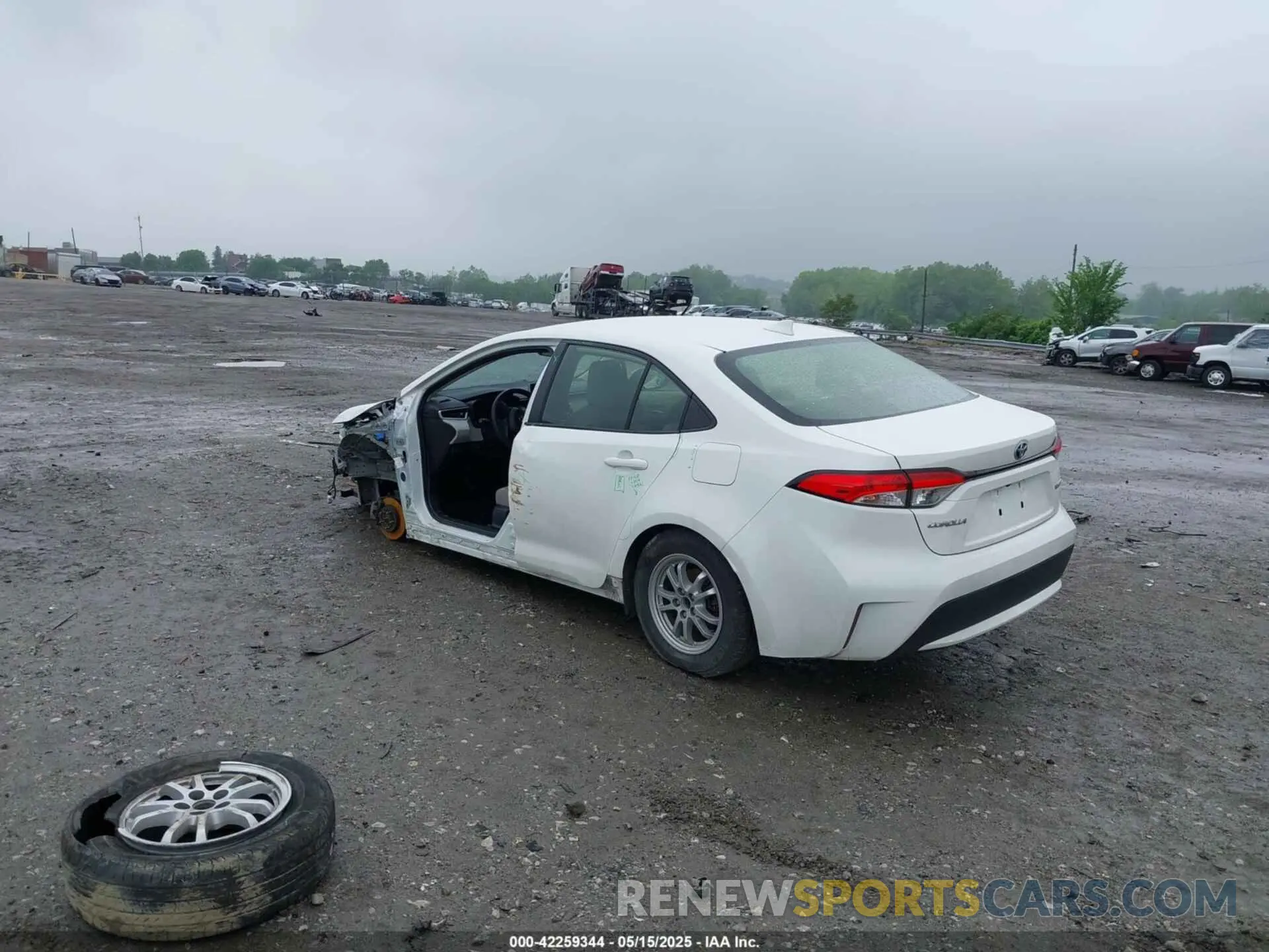 3 Photograph of a damaged car JTDEAMDE7MJ009617 TOYOTA COROLLA 2021