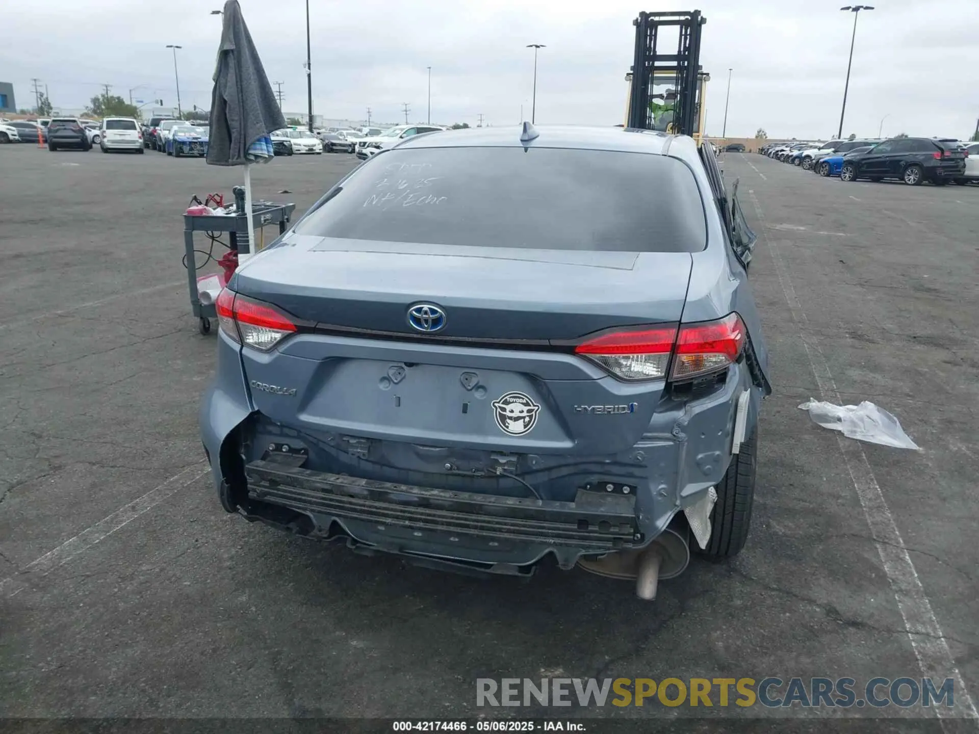 17 Photograph of a damaged car JTDEAMDE7MJ020682 TOYOTA COROLLA 2021