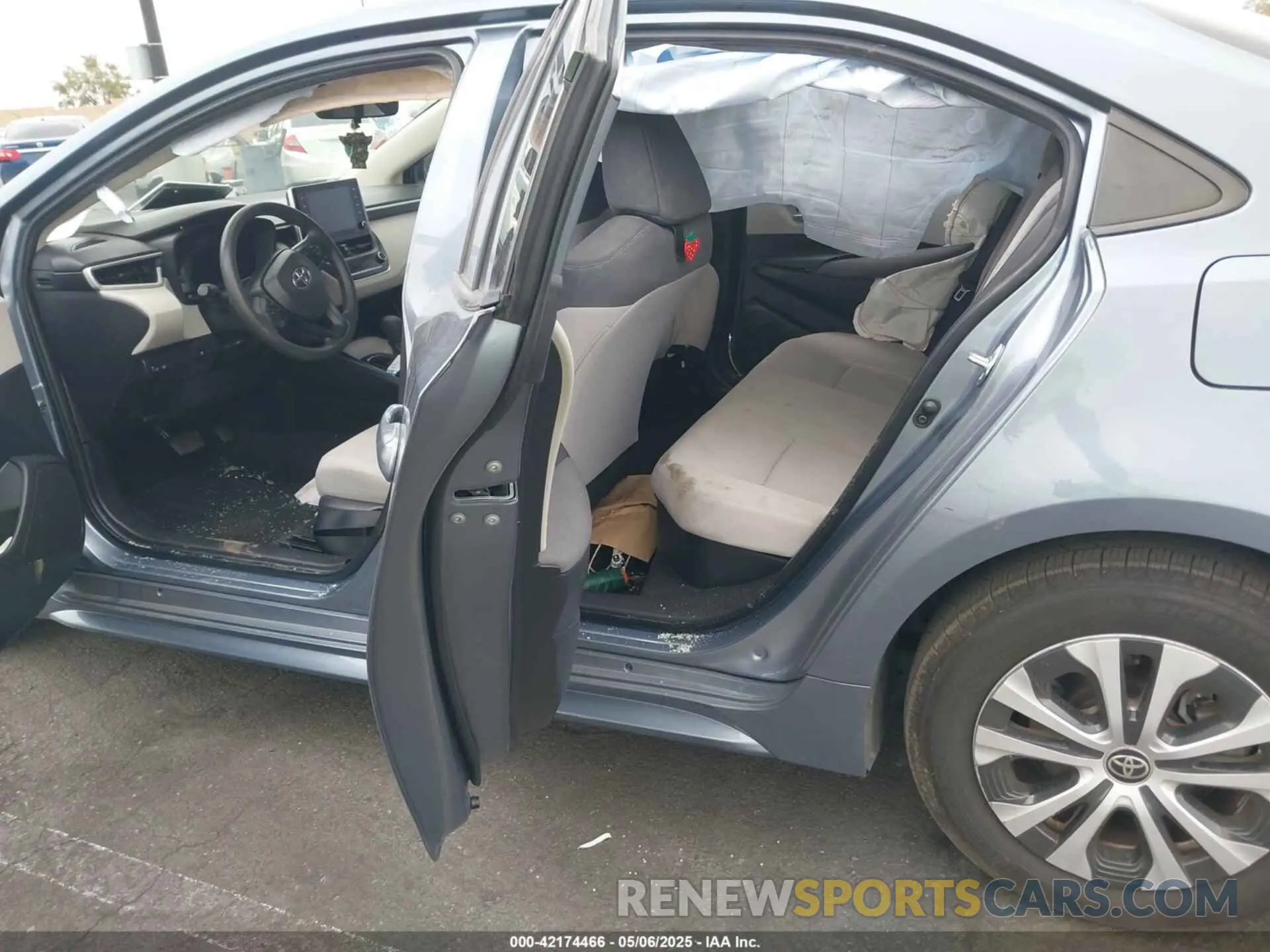 8 Photograph of a damaged car JTDEAMDE7MJ020682 TOYOTA COROLLA 2021