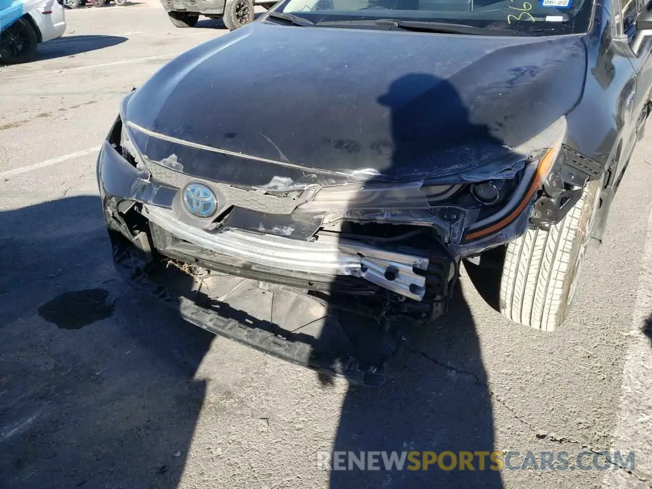 9 Photograph of a damaged car JTDEAMDE8MJ003065 TOYOTA COROLLA 2021