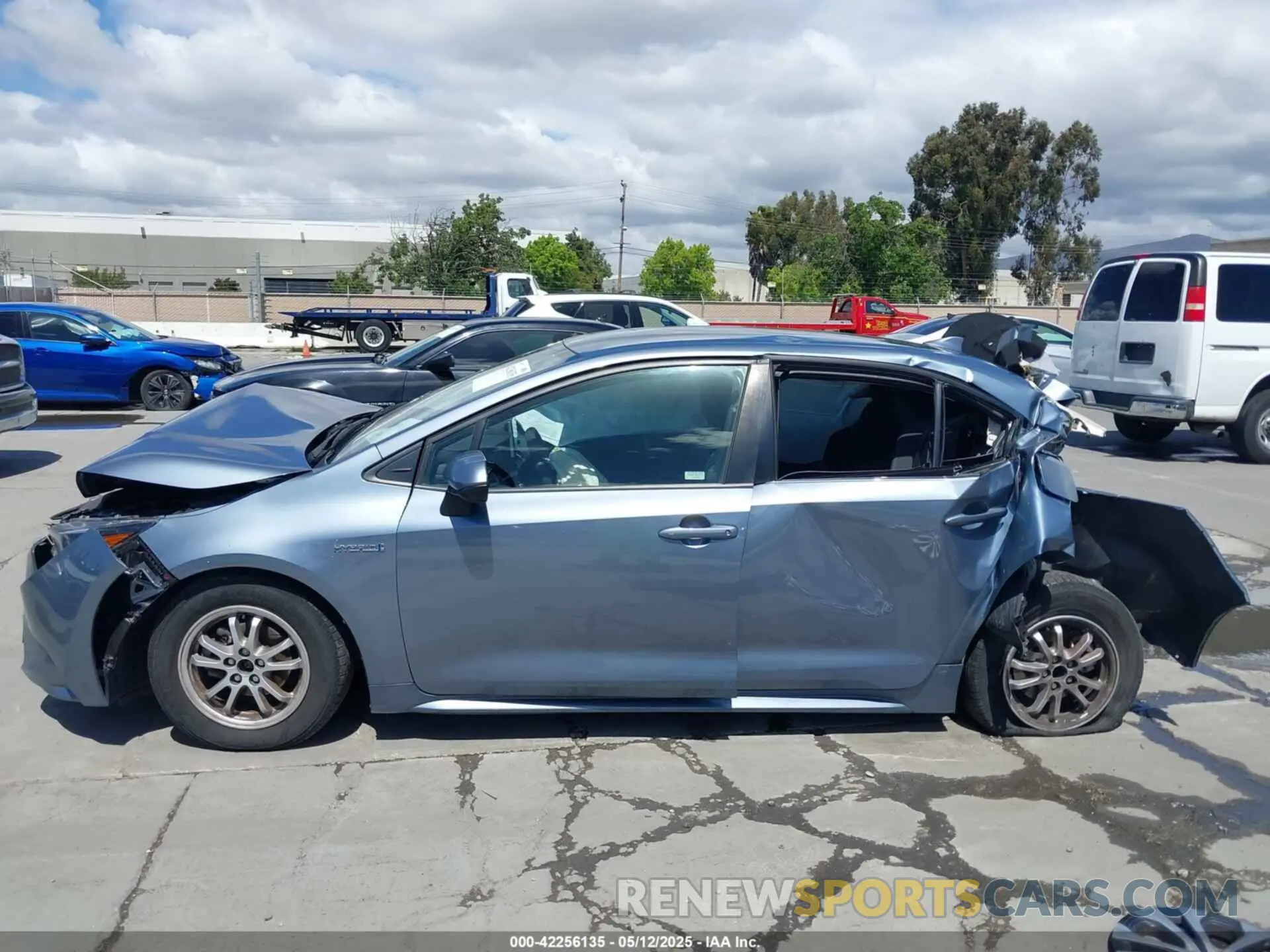 14 Photograph of a damaged car JTDEAMDE8MJ025034 TOYOTA COROLLA 2021