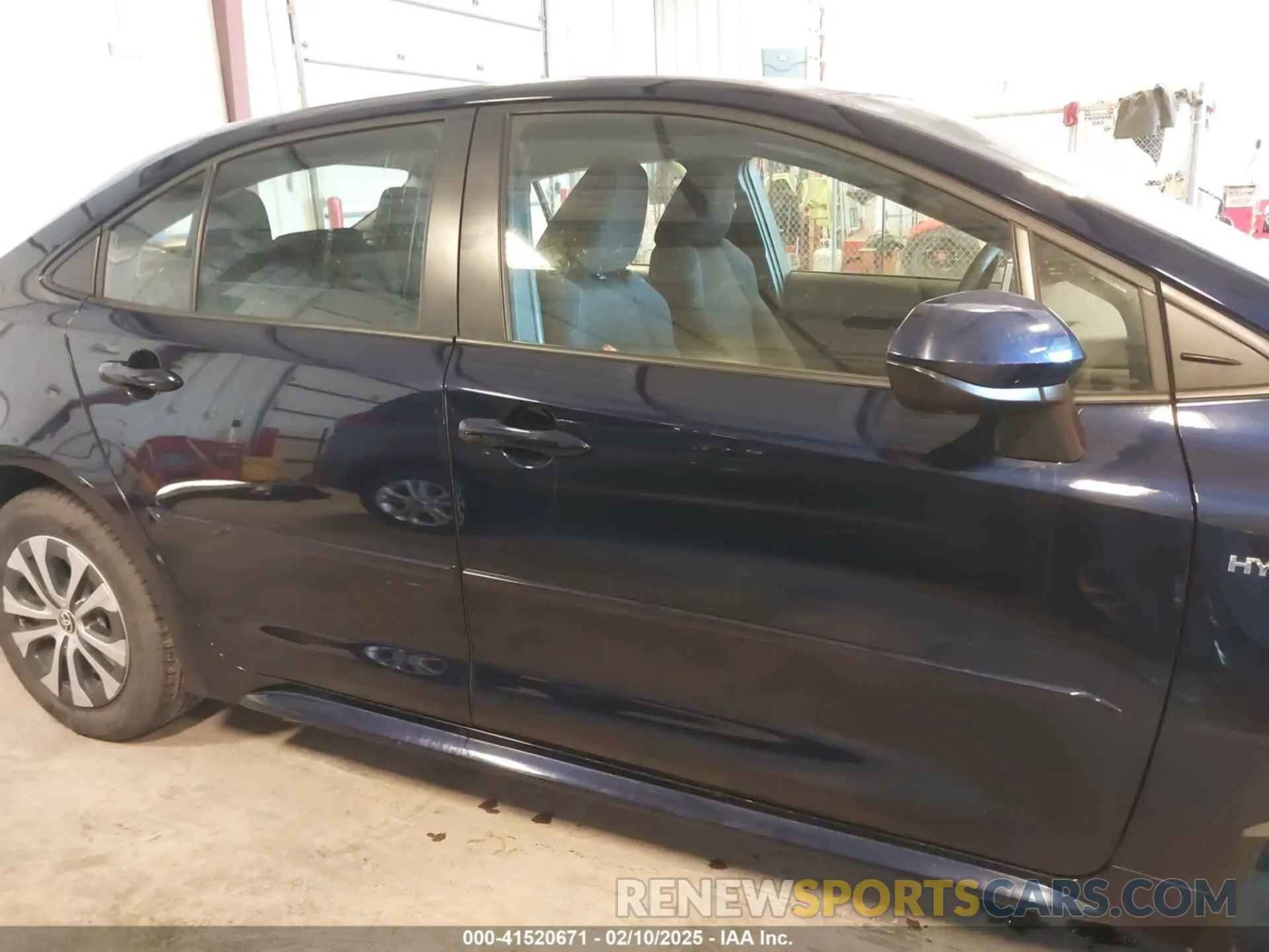 13 Photograph of a damaged car JTDEAMDE9MJ009196 TOYOTA COROLLA 2021