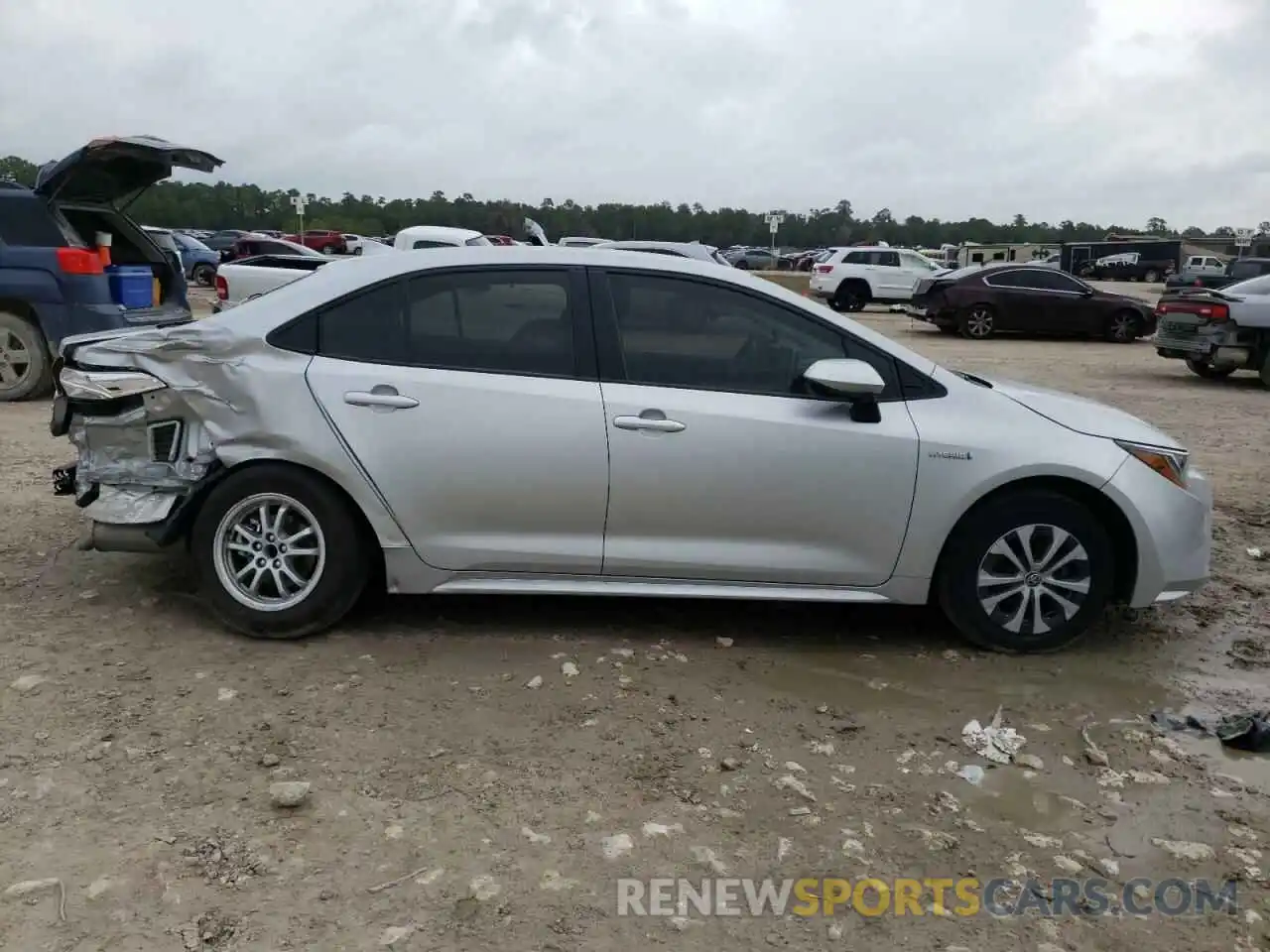 9 Photograph of a damaged car JTDEAMDE9MJ014687 TOYOTA COROLLA 2021