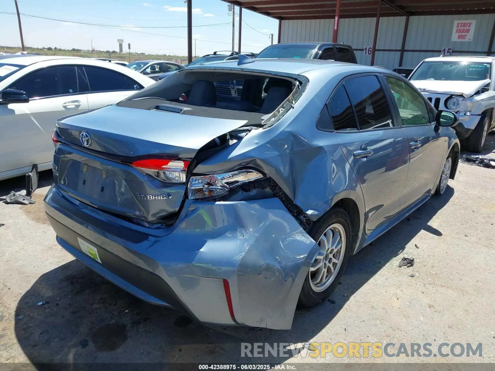 4 Photograph of a damaged car JTDEAMDE9MJ031330 TOYOTA COROLLA 2021