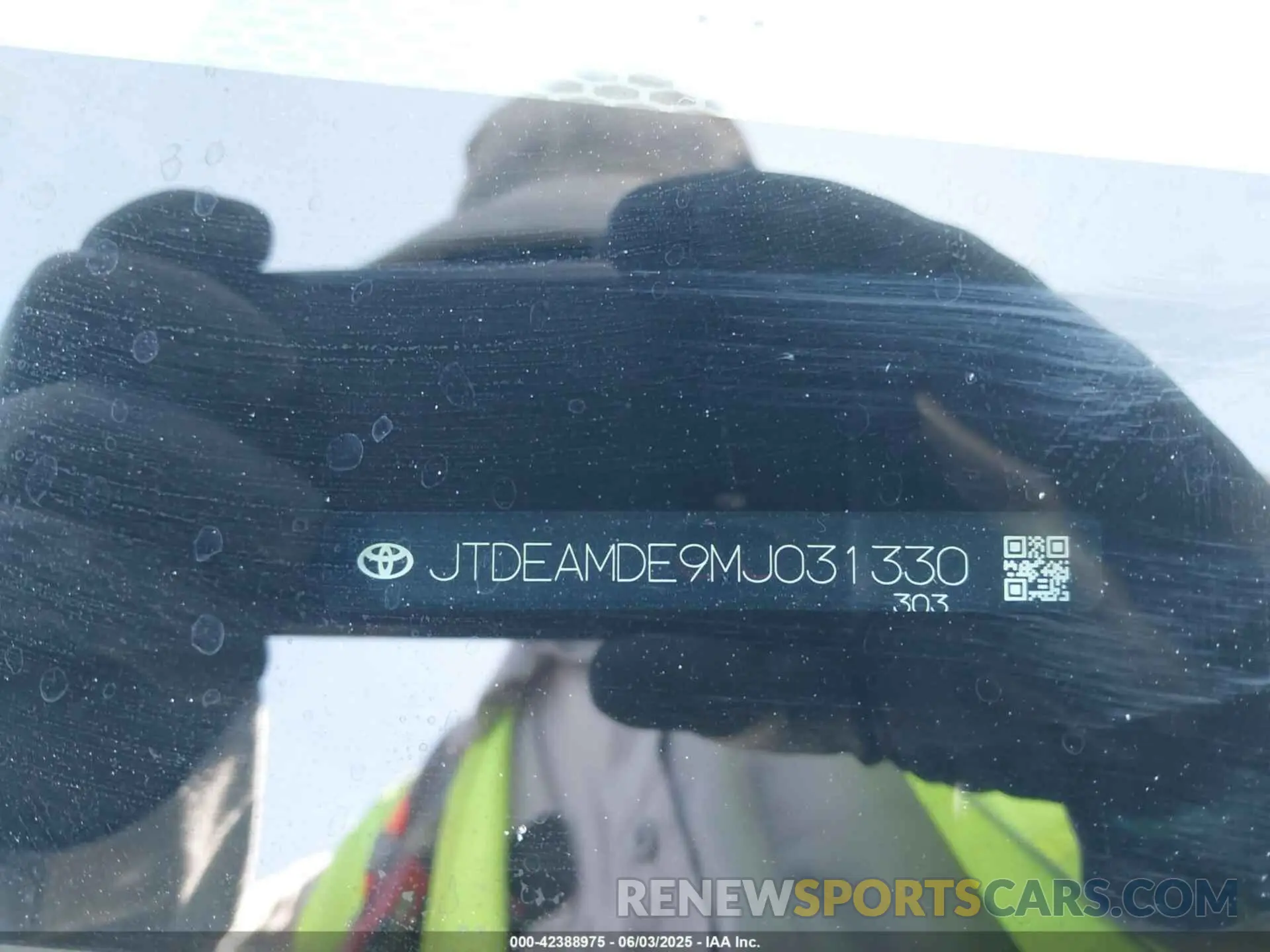 9 Photograph of a damaged car JTDEAMDE9MJ031330 TOYOTA COROLLA 2021