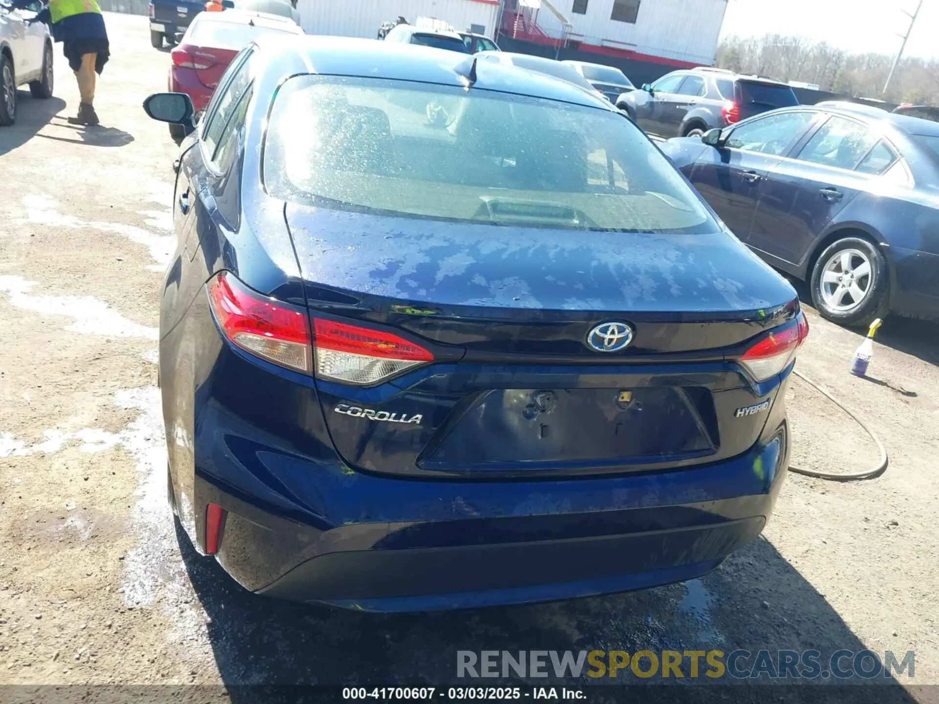 17 Photograph of a damaged car JTDEAMDEXMJ003083 TOYOTA COROLLA 2021