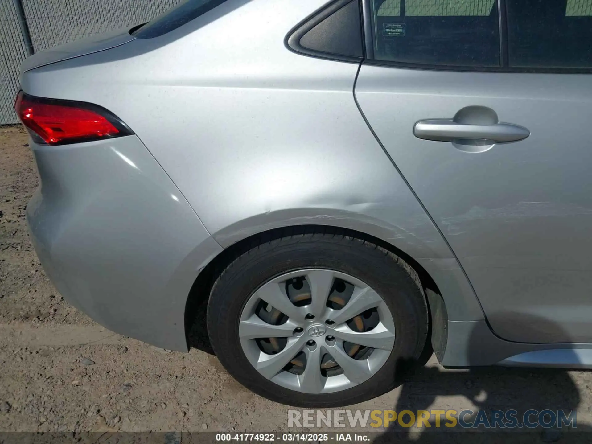 19 Photograph of a damaged car JTDEPMAE0MJ178834 TOYOTA COROLLA 2021