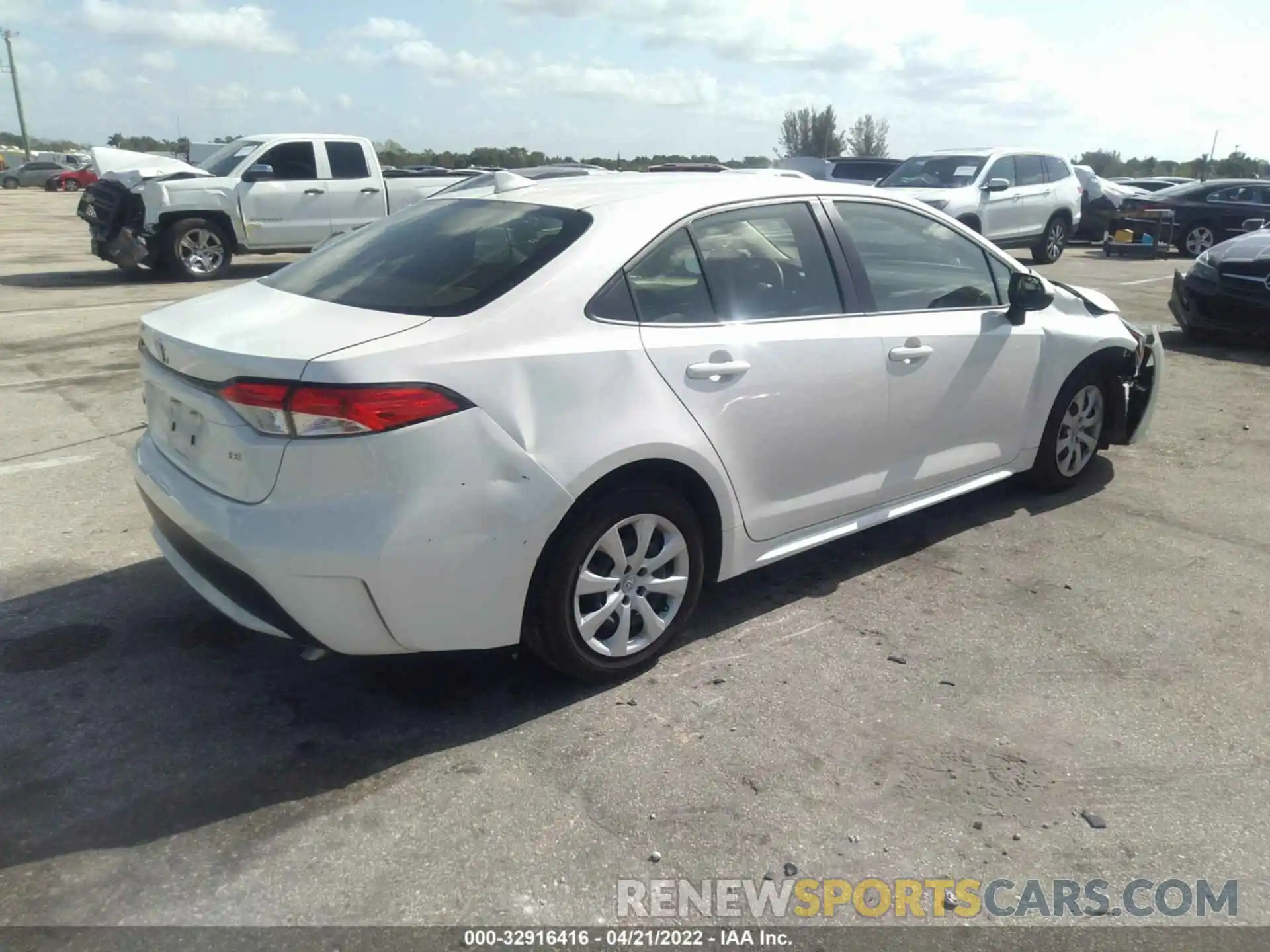 4 Photograph of a damaged car JTDEPMAE2MJ174526 TOYOTA COROLLA 2021