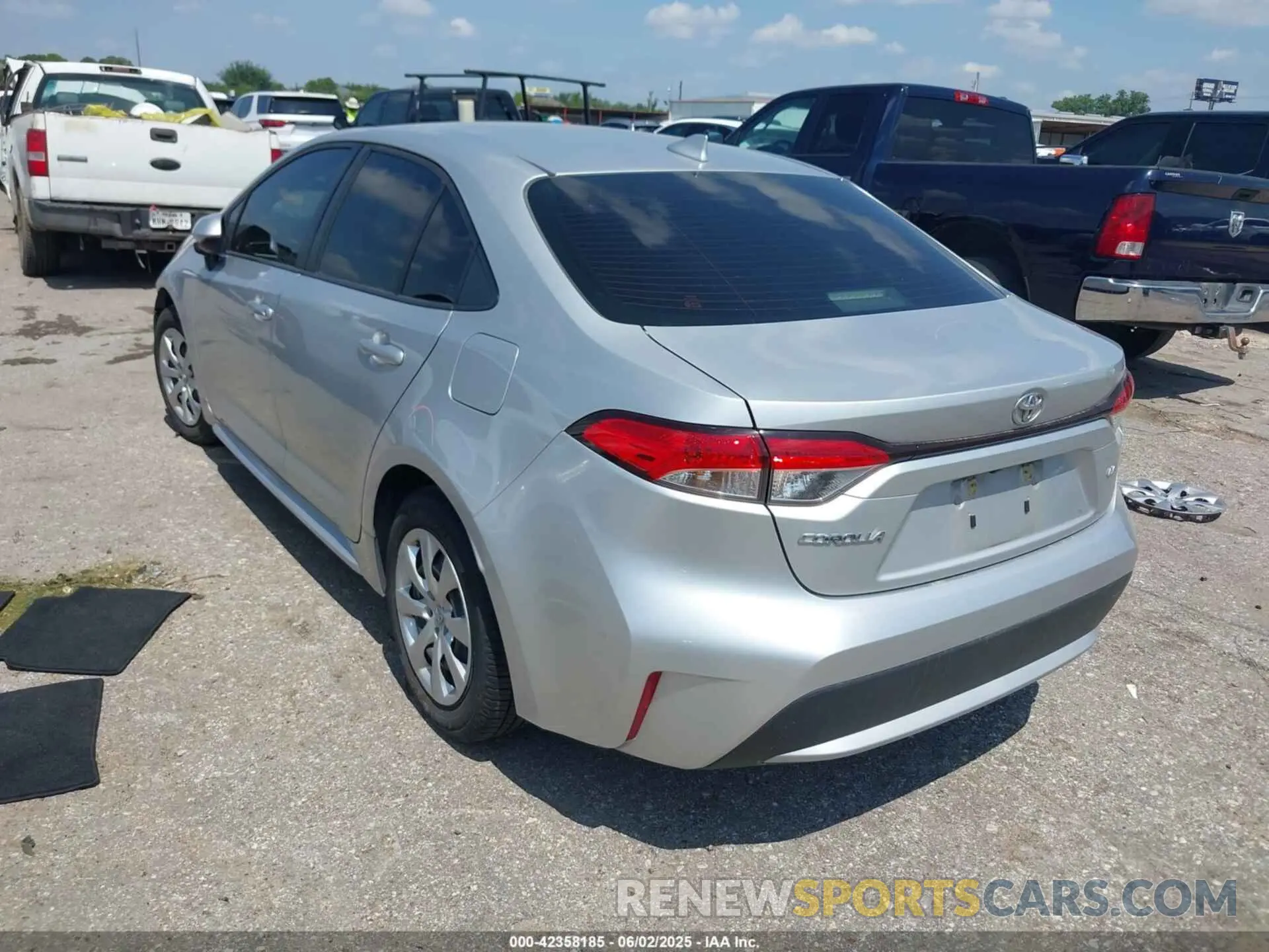 3 Photograph of a damaged car JTDEPMAE2MJ186868 TOYOTA COROLLA 2021