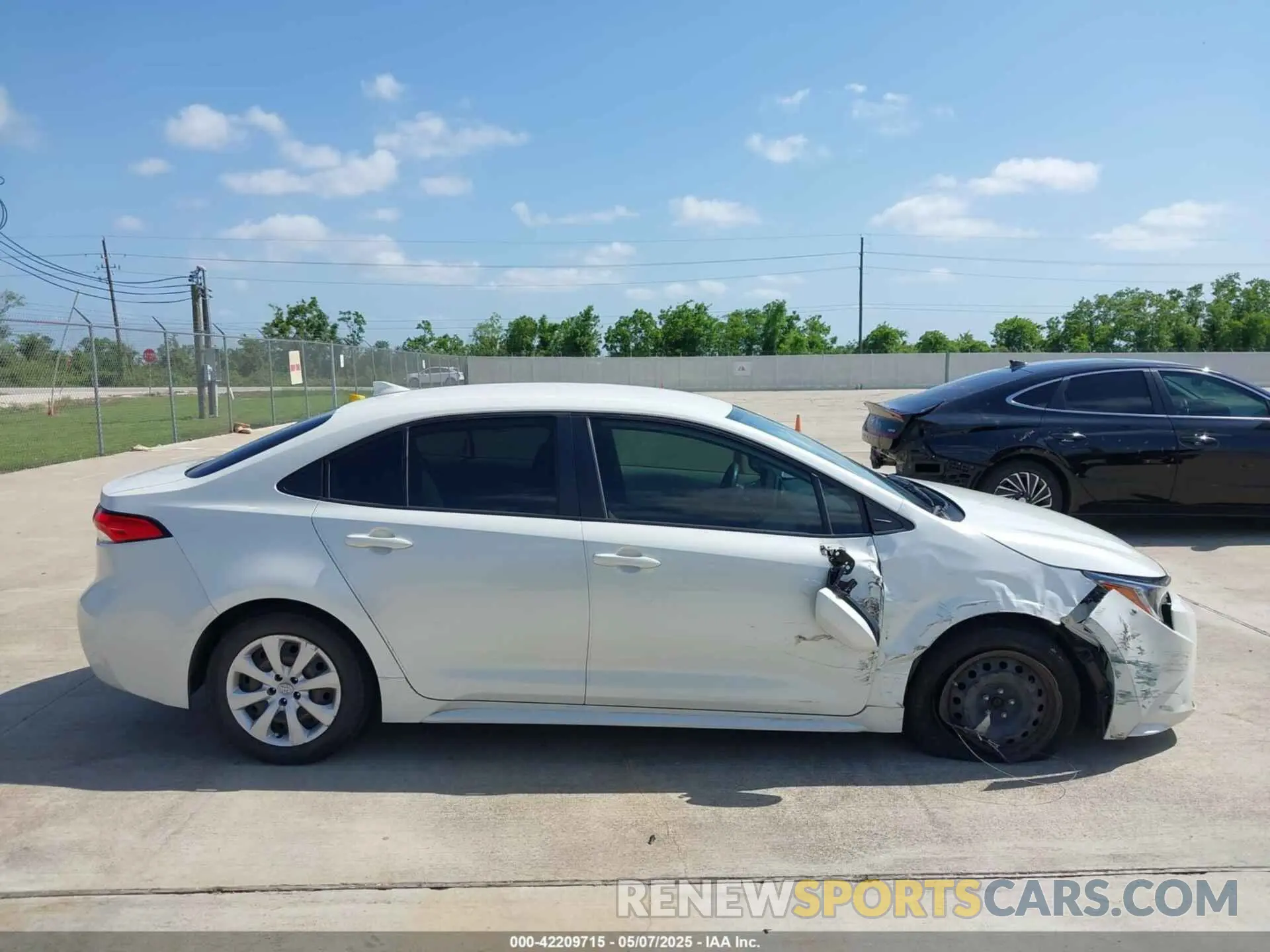 13 Photograph of a damaged car JTDEPMAE4MJ130737 TOYOTA COROLLA 2021