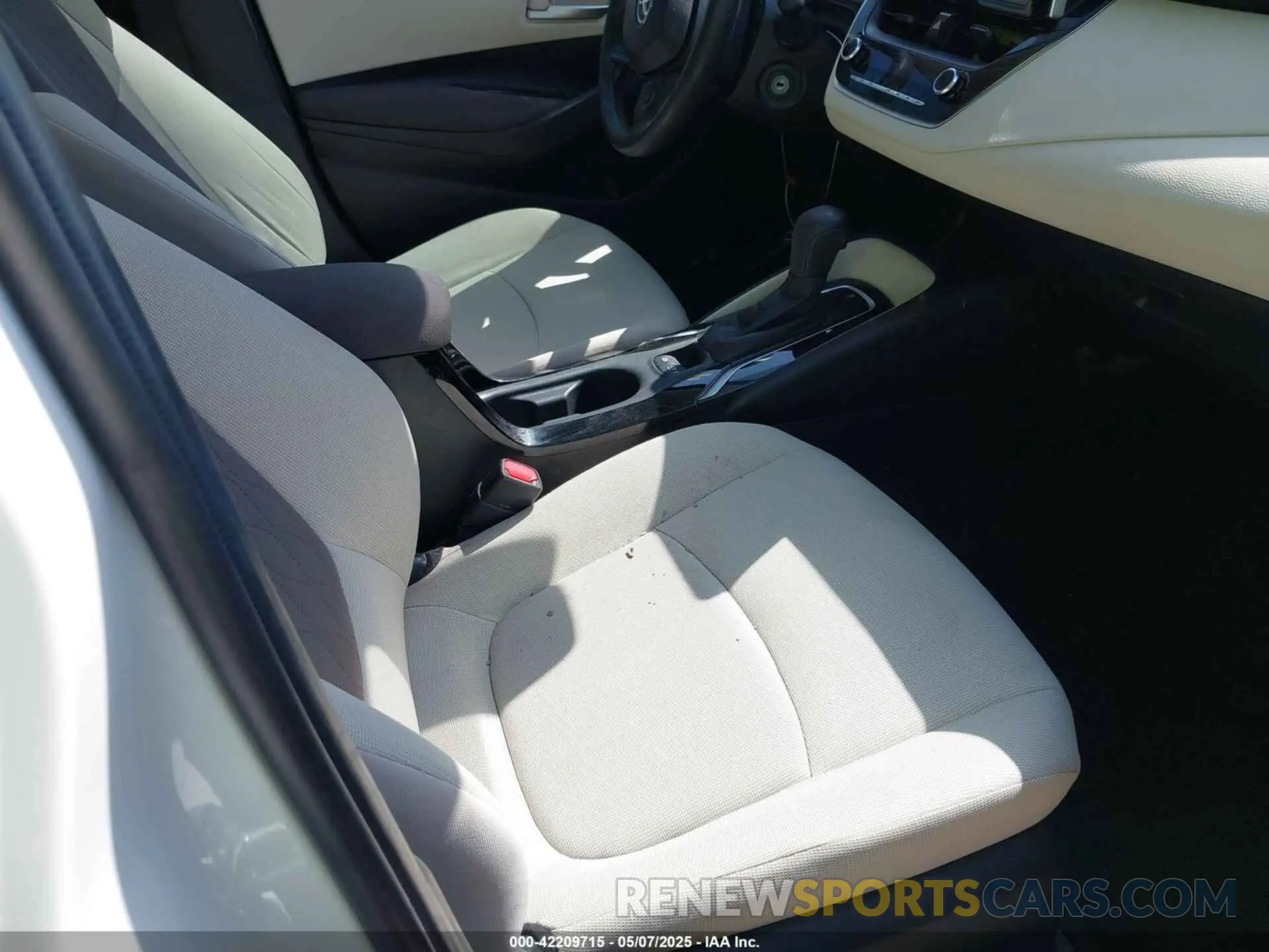 5 Photograph of a damaged car JTDEPMAE4MJ130737 TOYOTA COROLLA 2021